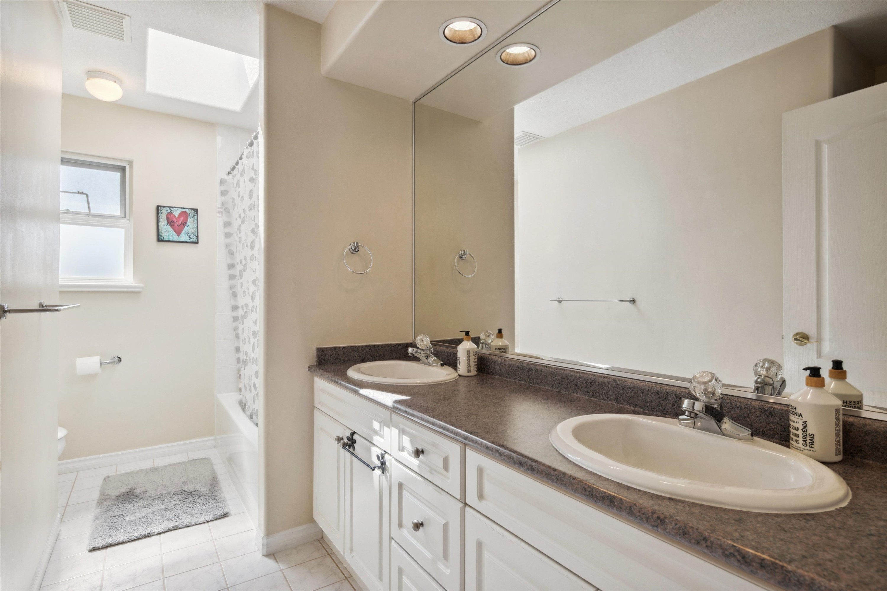 2525 Sapphire Place, Coquitlam, BC