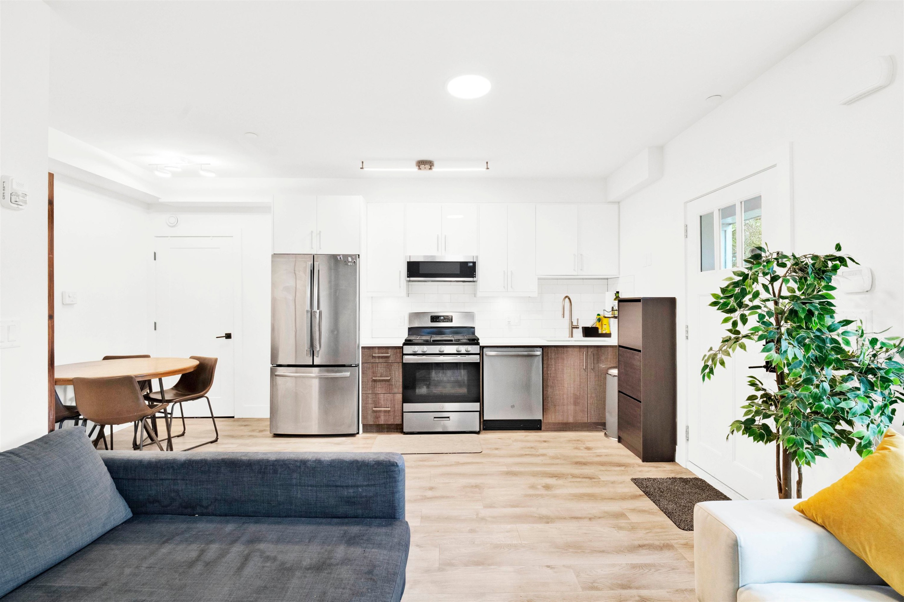 2743 Duke Street, Vancouver, BC