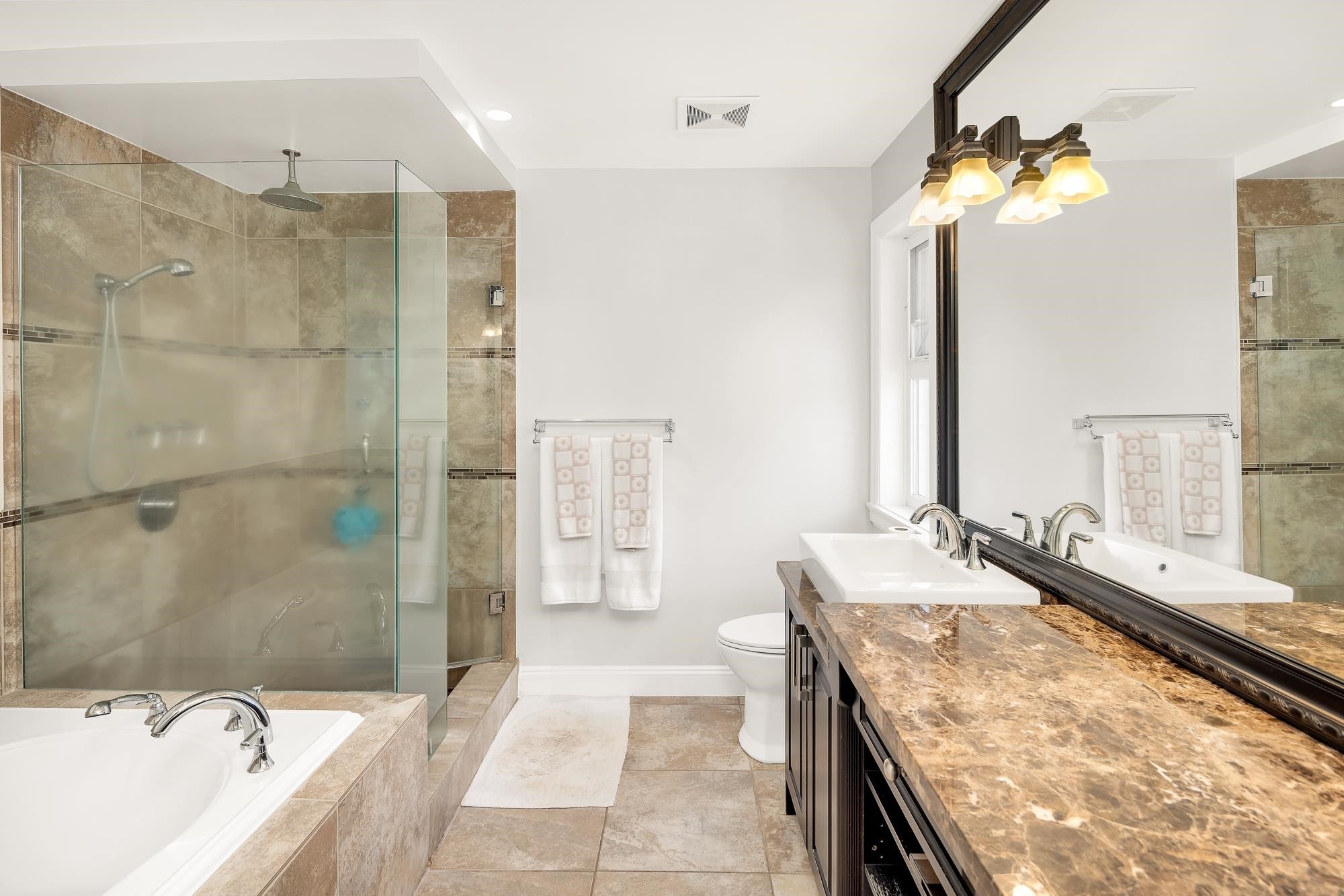 1020 Jay Crescent, Squamish, BC