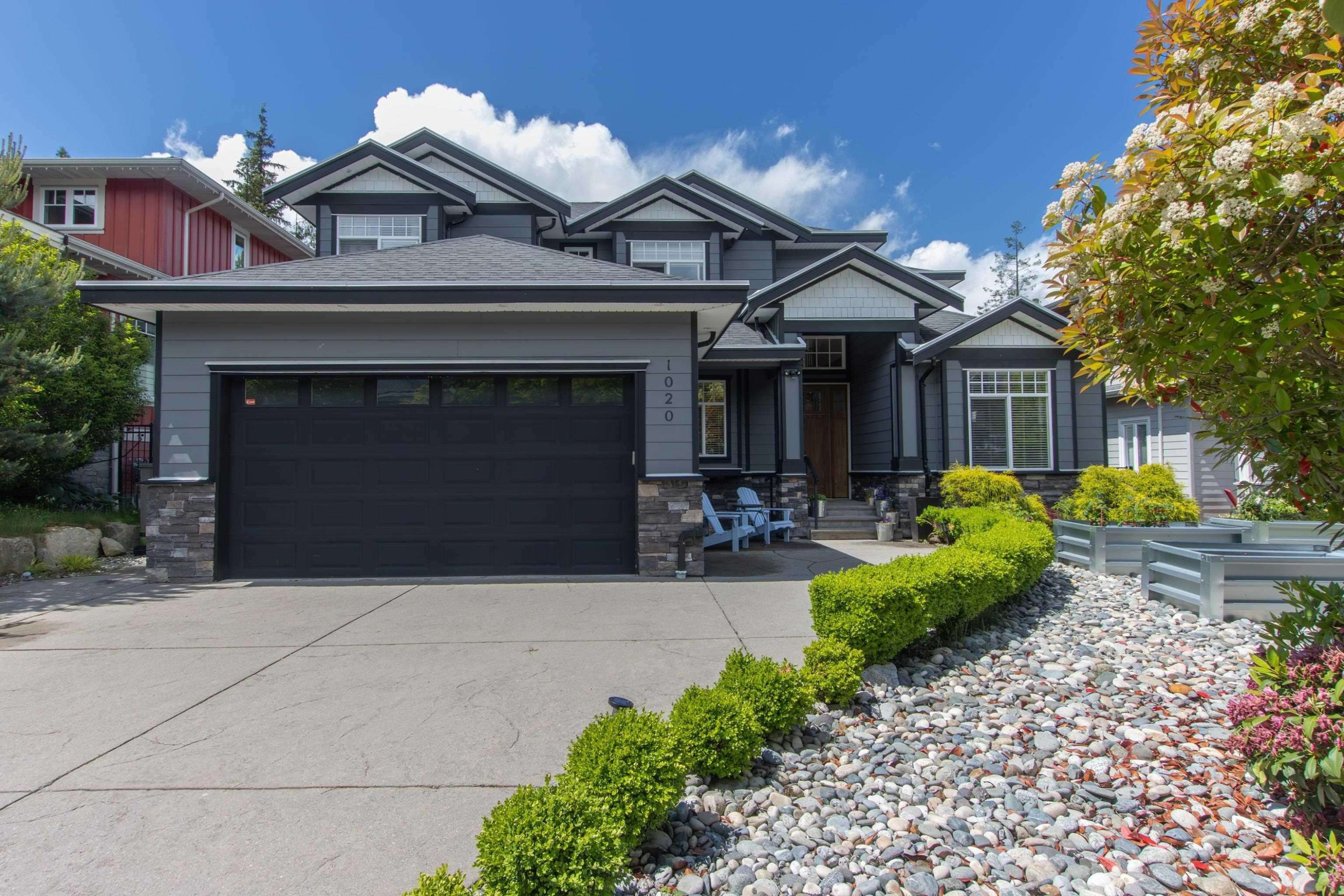 1020 Jay Crescent, Squamish, BC