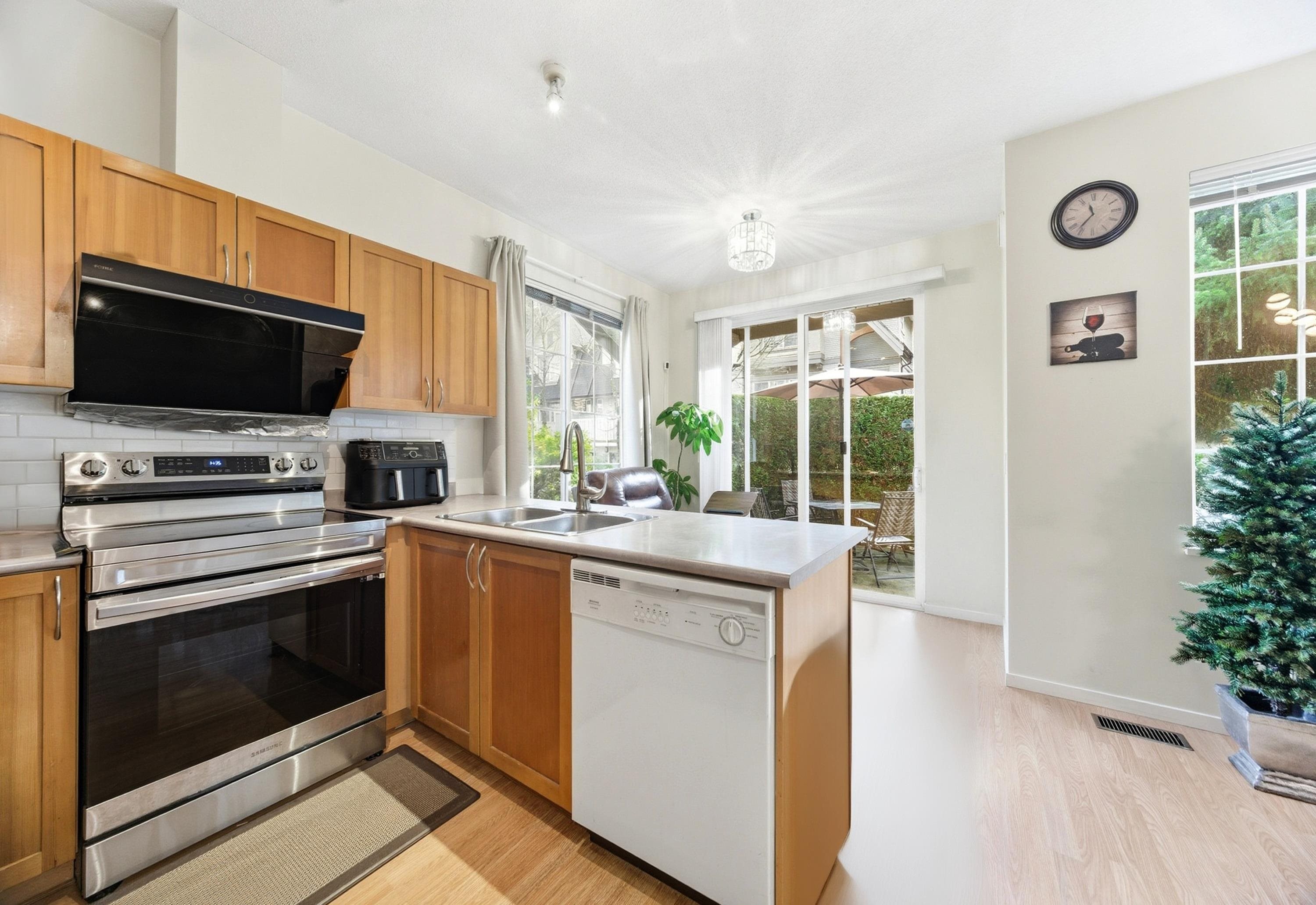 42-8415 Cumberland Place, Burnaby, BC