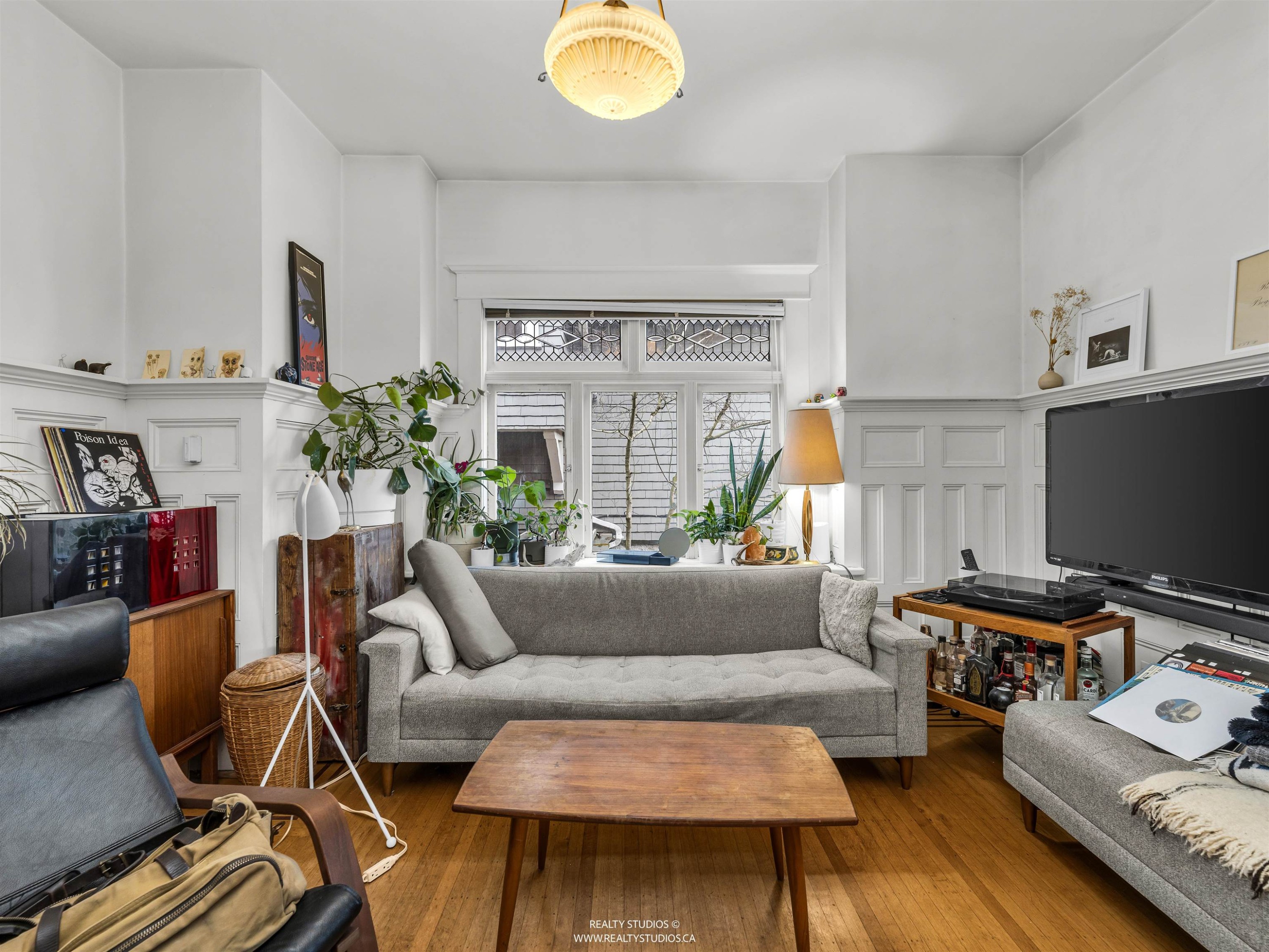 354 15Th Avenue W, Vancouver, BC