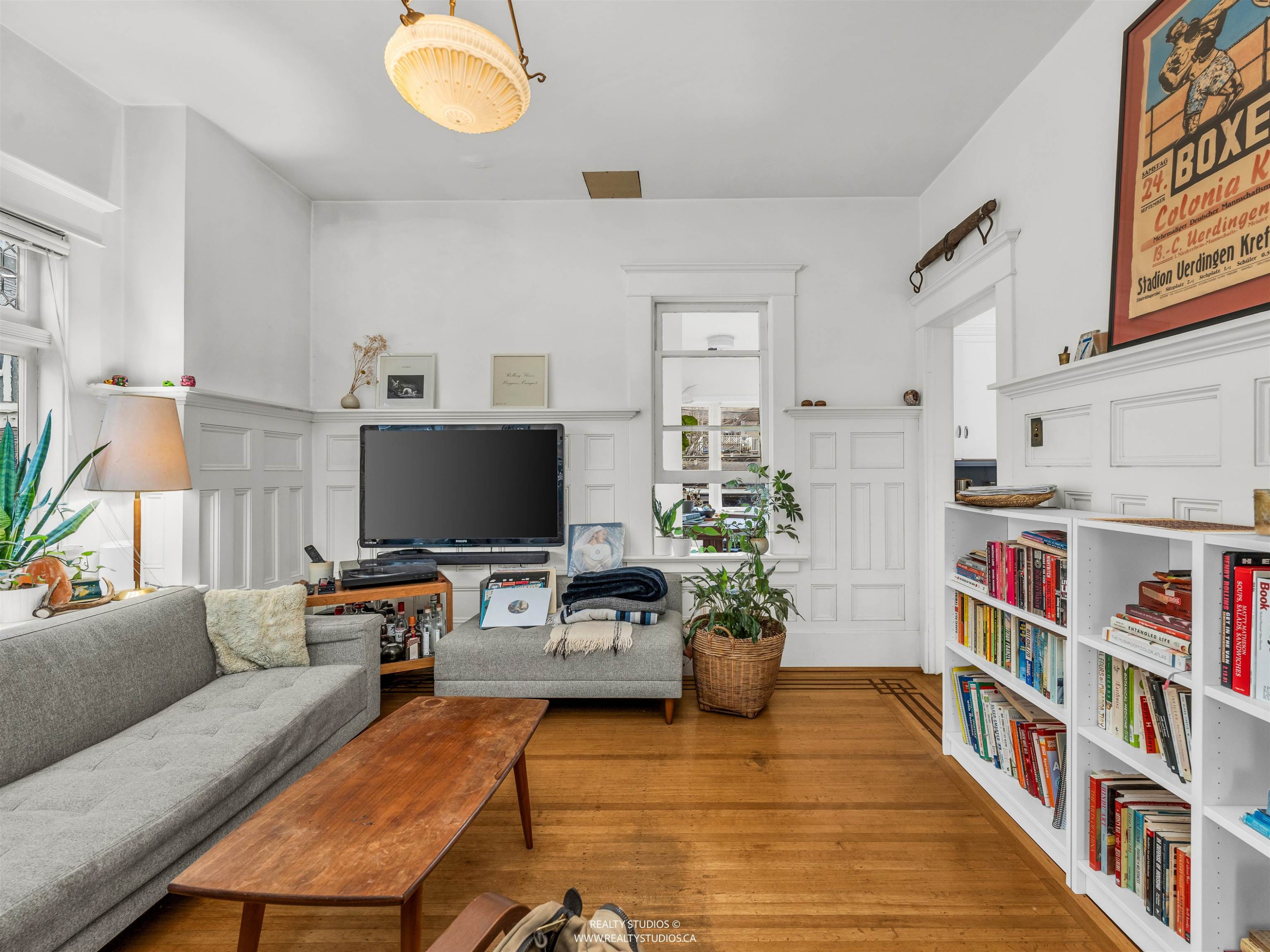 354 15Th Avenue W, Vancouver, BC