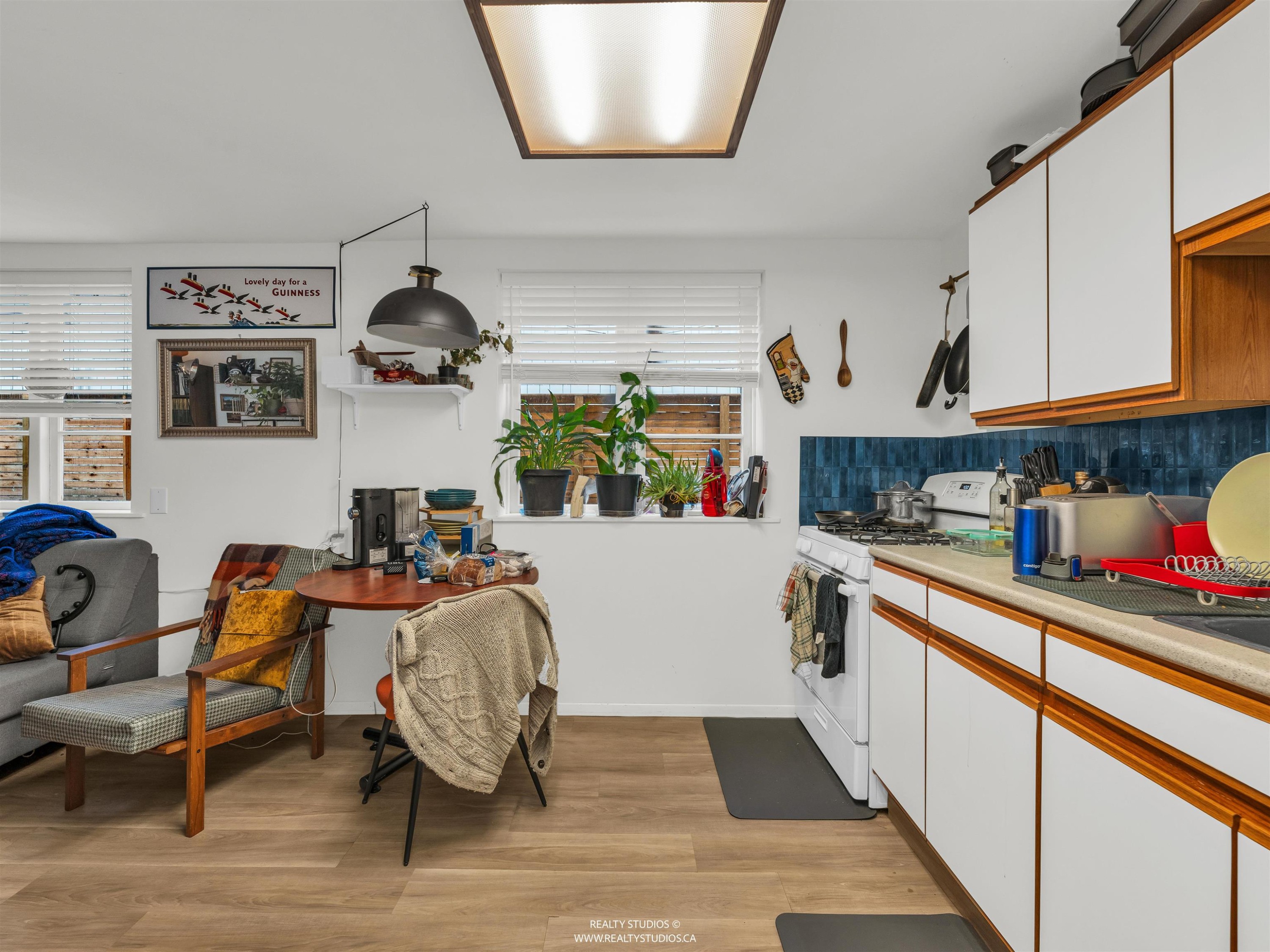 354 15Th Avenue W, Vancouver, BC