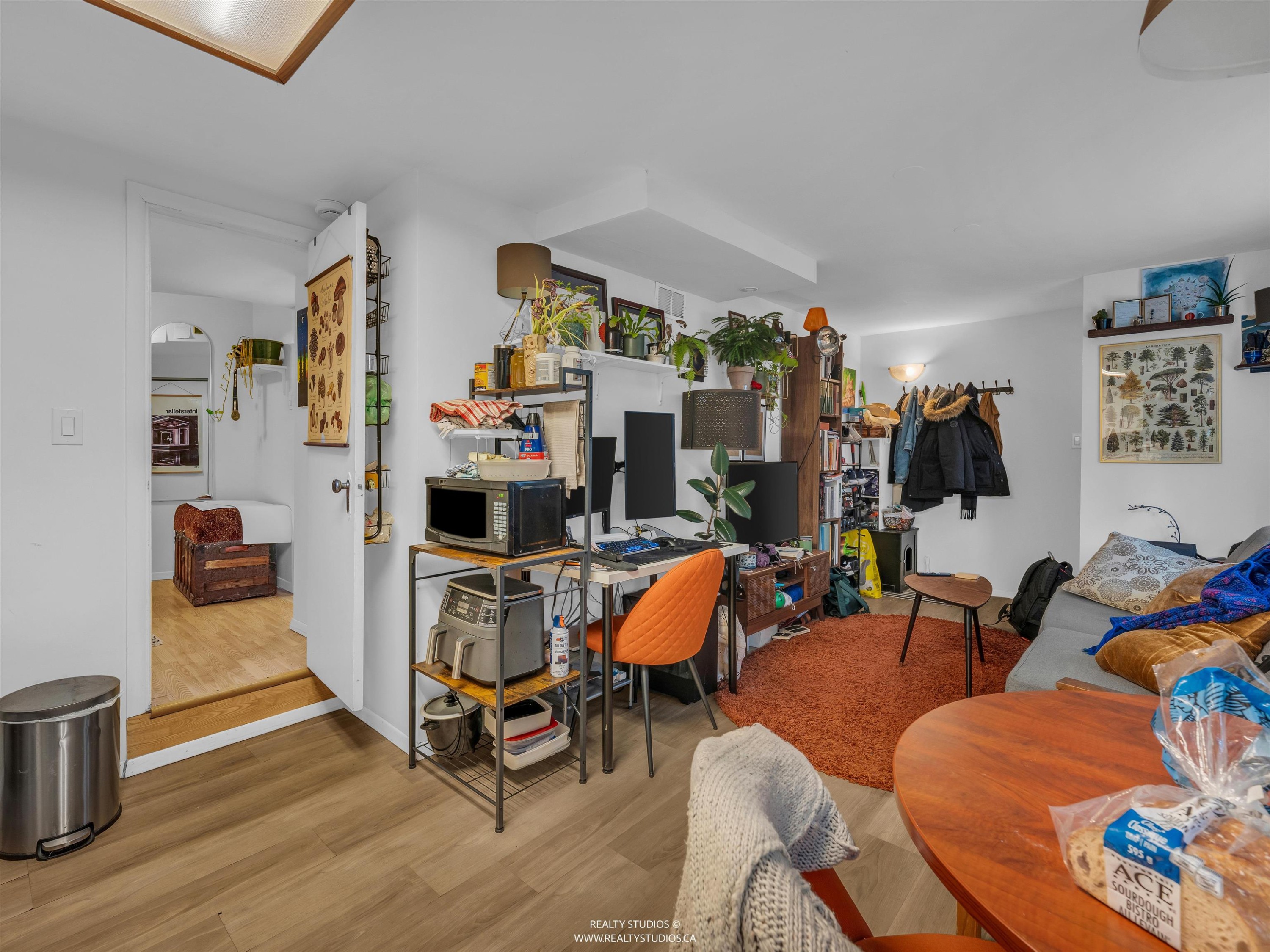 354 15Th Avenue W, Vancouver, BC