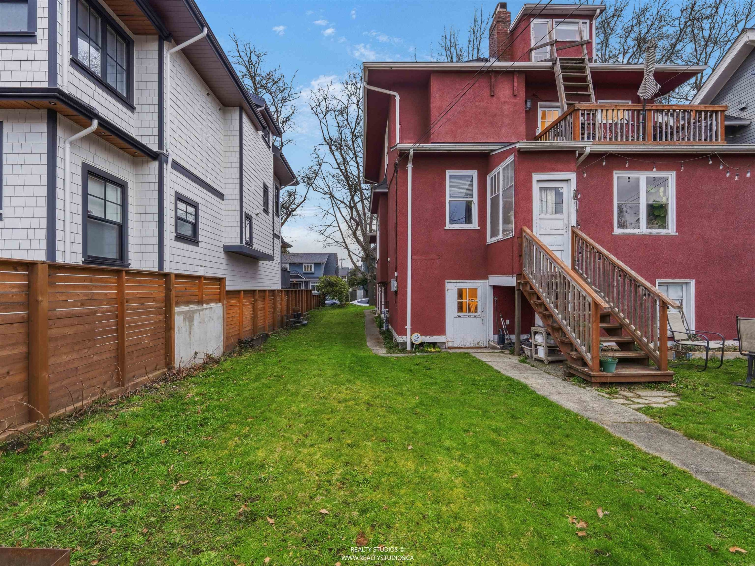 354 15Th Avenue W, Vancouver, BC