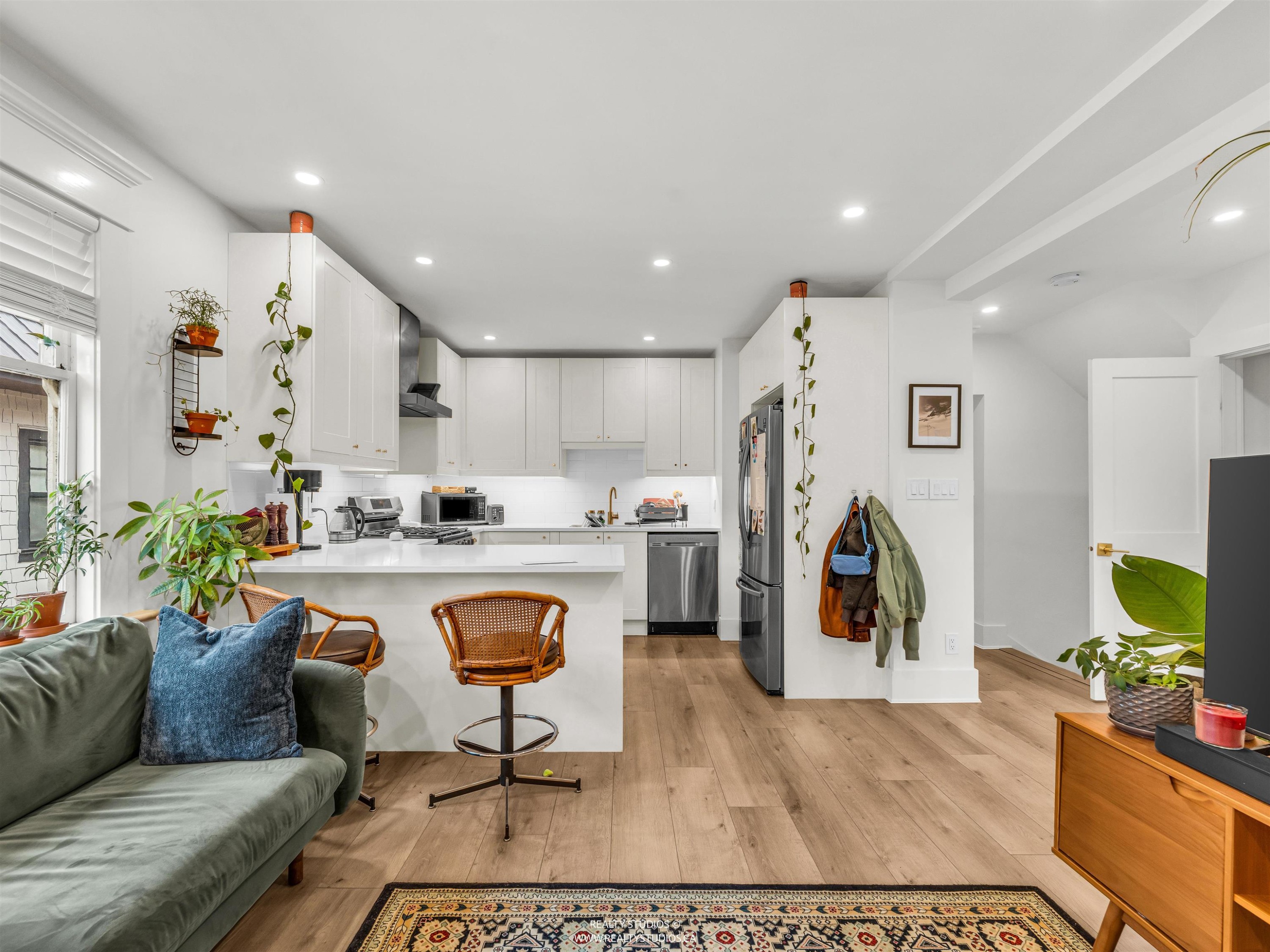 354 15Th Avenue W, Vancouver, BC