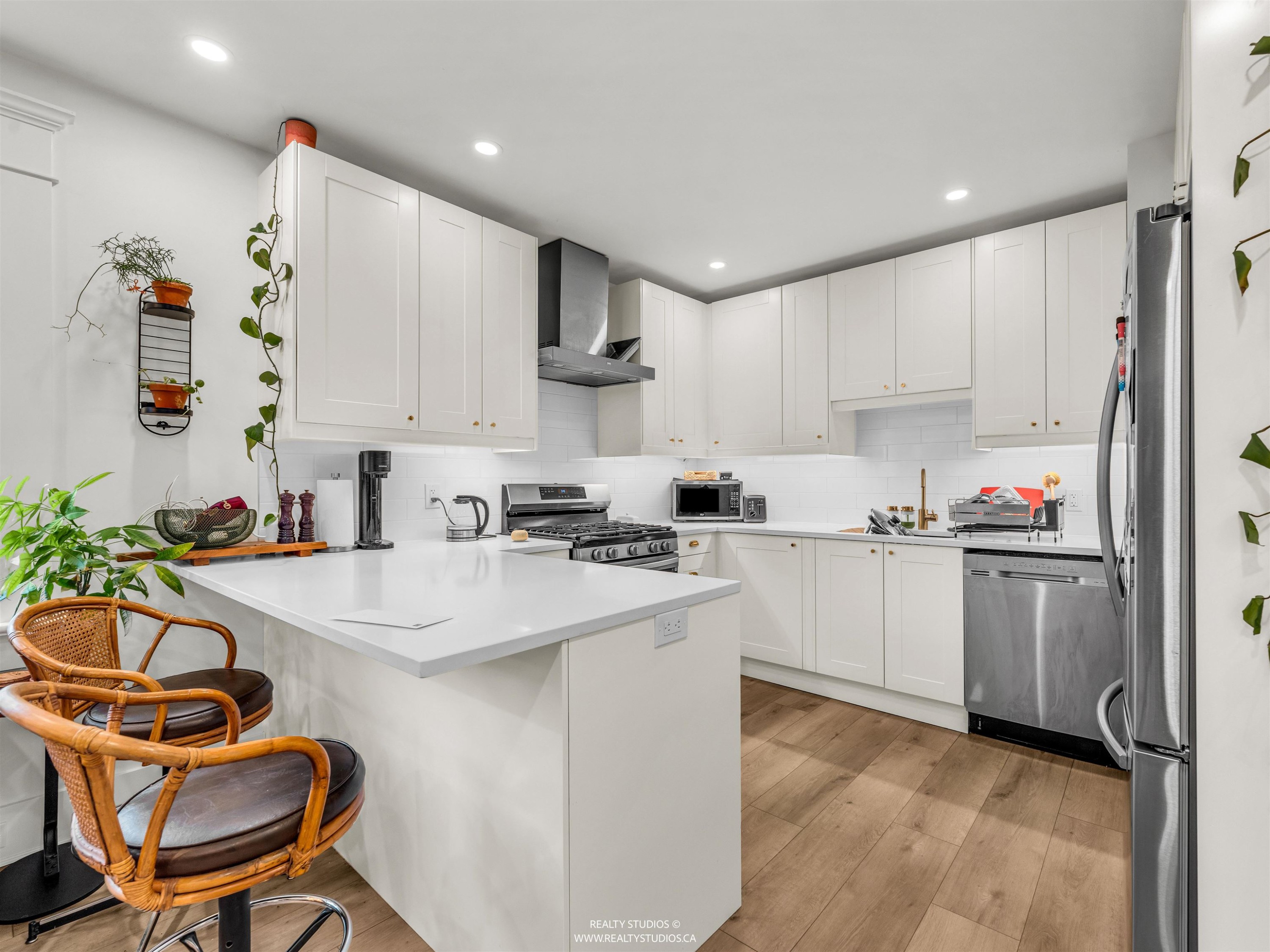 354 15Th Avenue W, Vancouver, BC