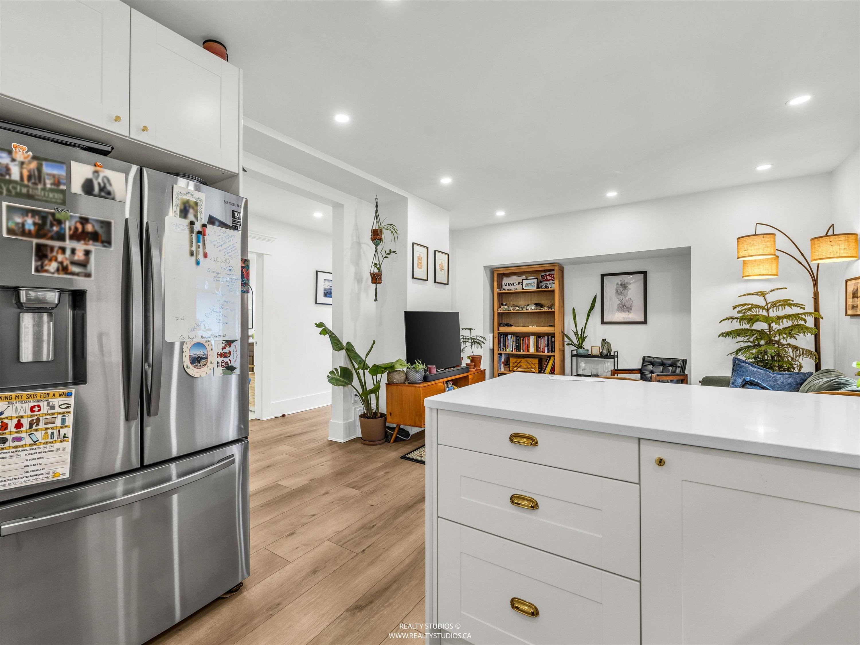 354 15Th Avenue W, Vancouver, BC