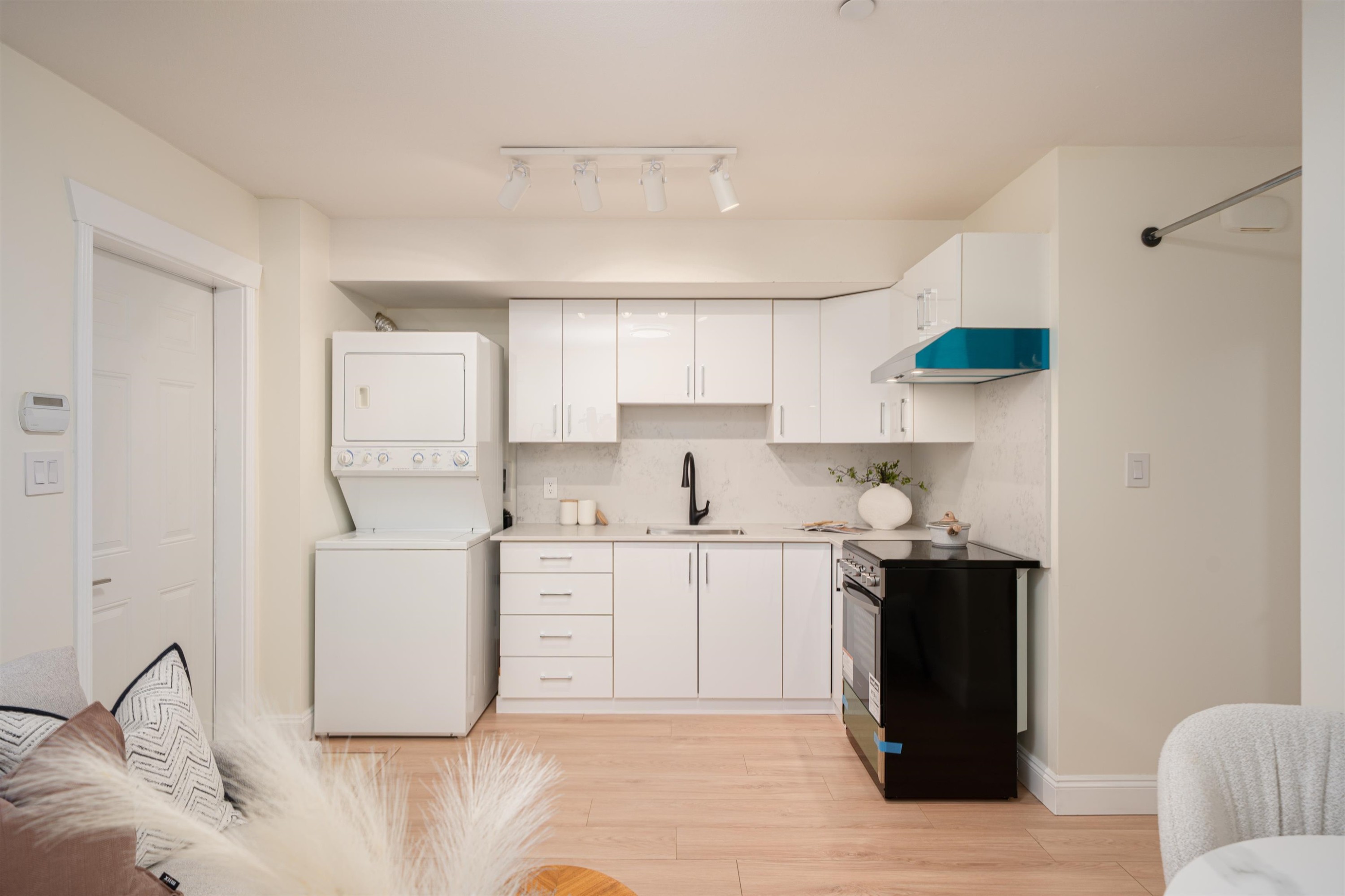 4068 15Th Avenue W, Vancouver, BC