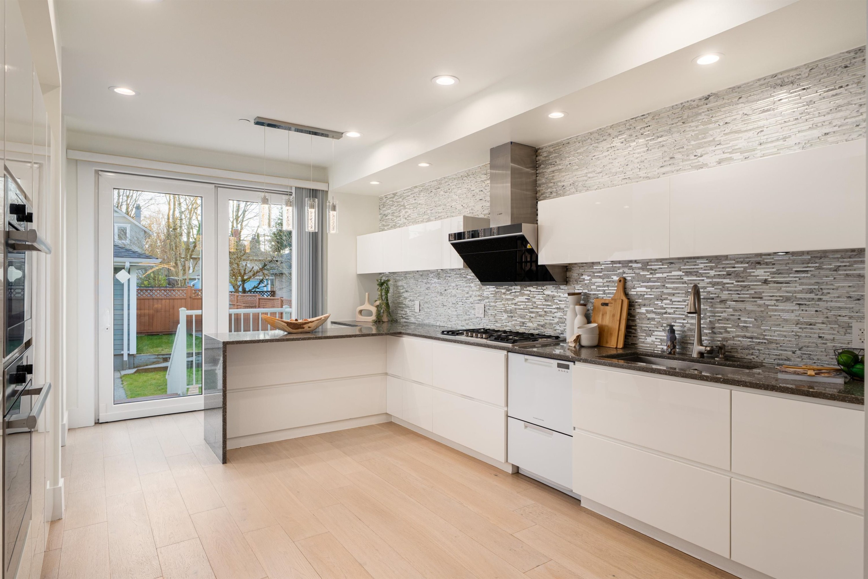 4068 15Th Avenue W, Vancouver, BC