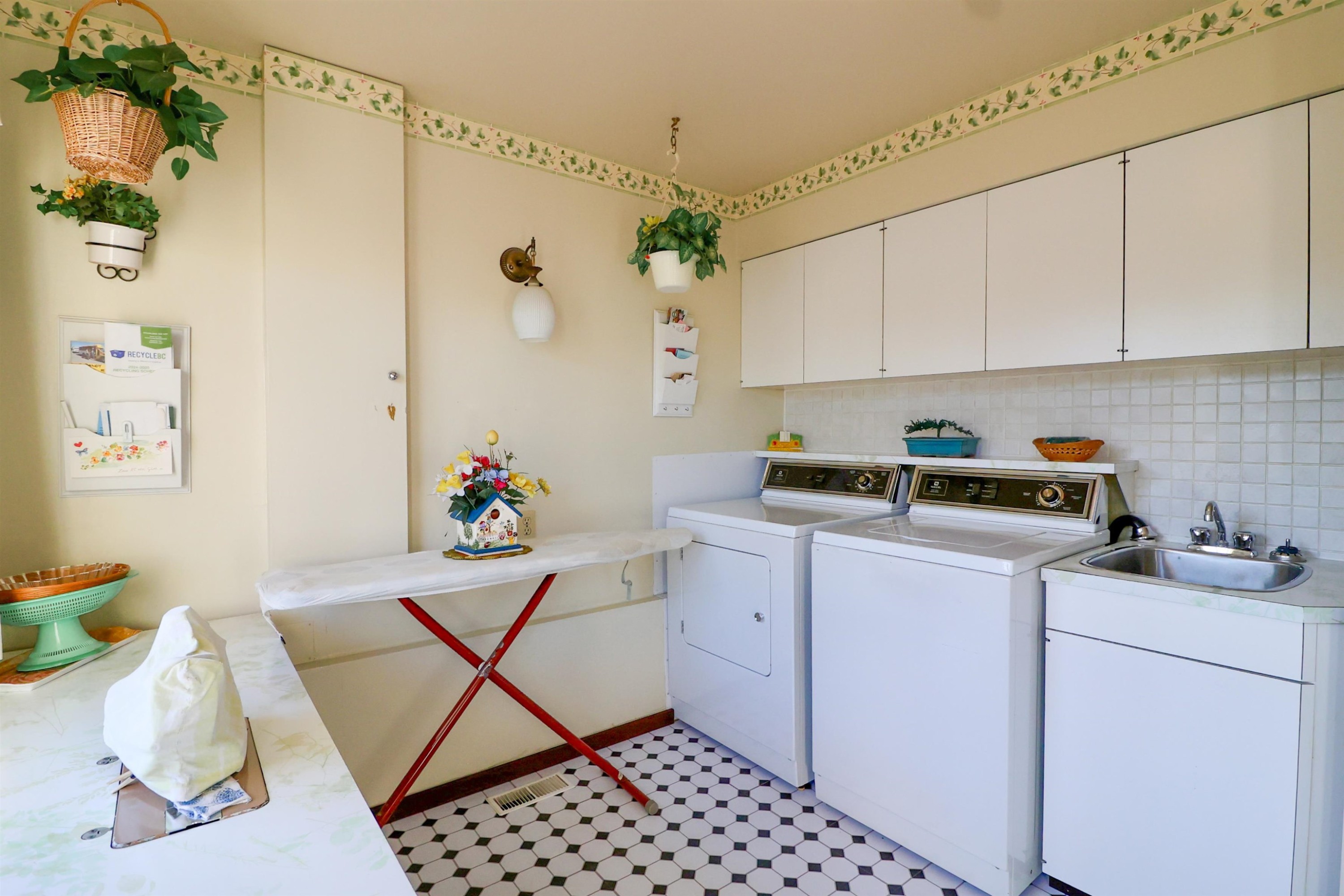 6816 Ontario Street, Vancouver, BC