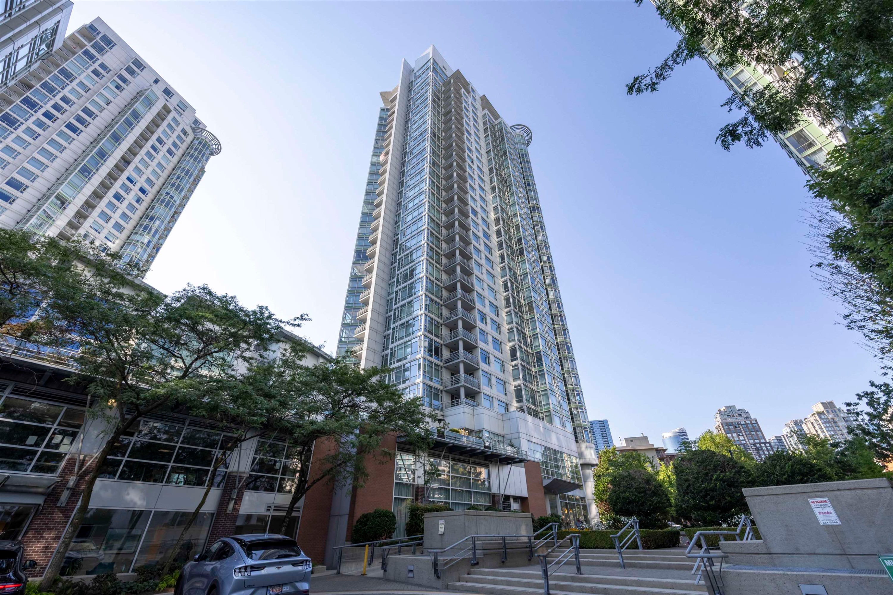 2907-198 Aquarius Mews, Vancouver, BC