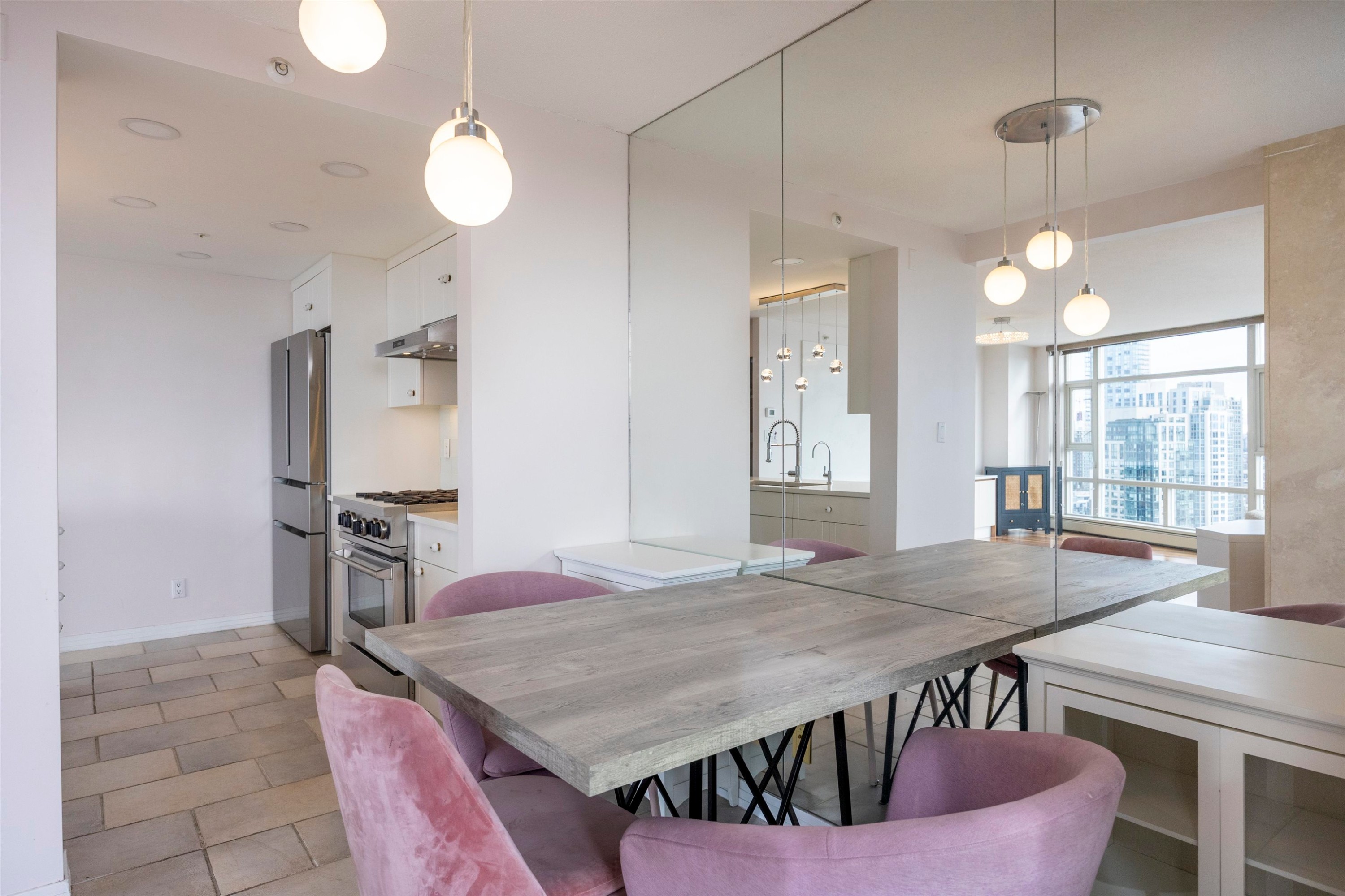 2907-198 Aquarius Mews, Vancouver, BC