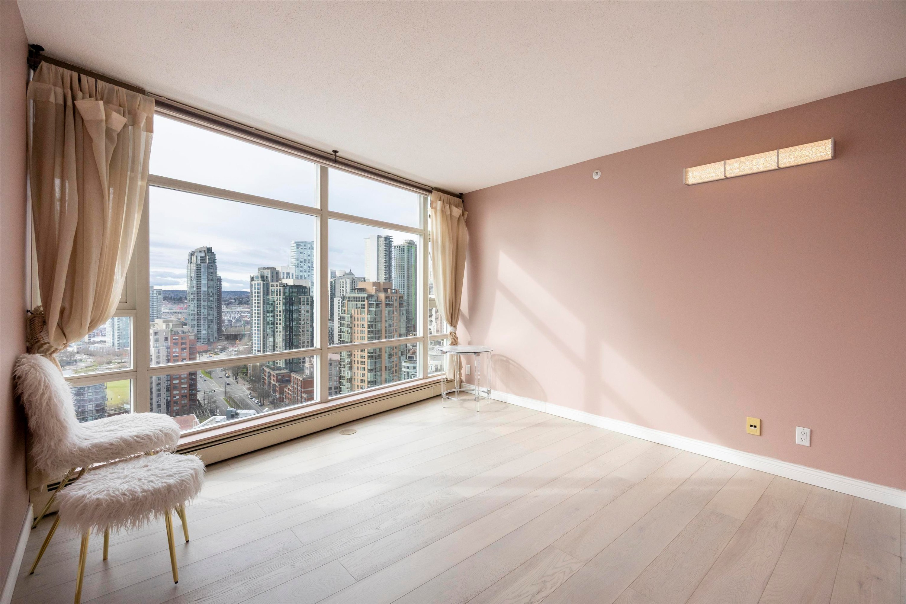 2907-198 Aquarius Mews, Vancouver, BC