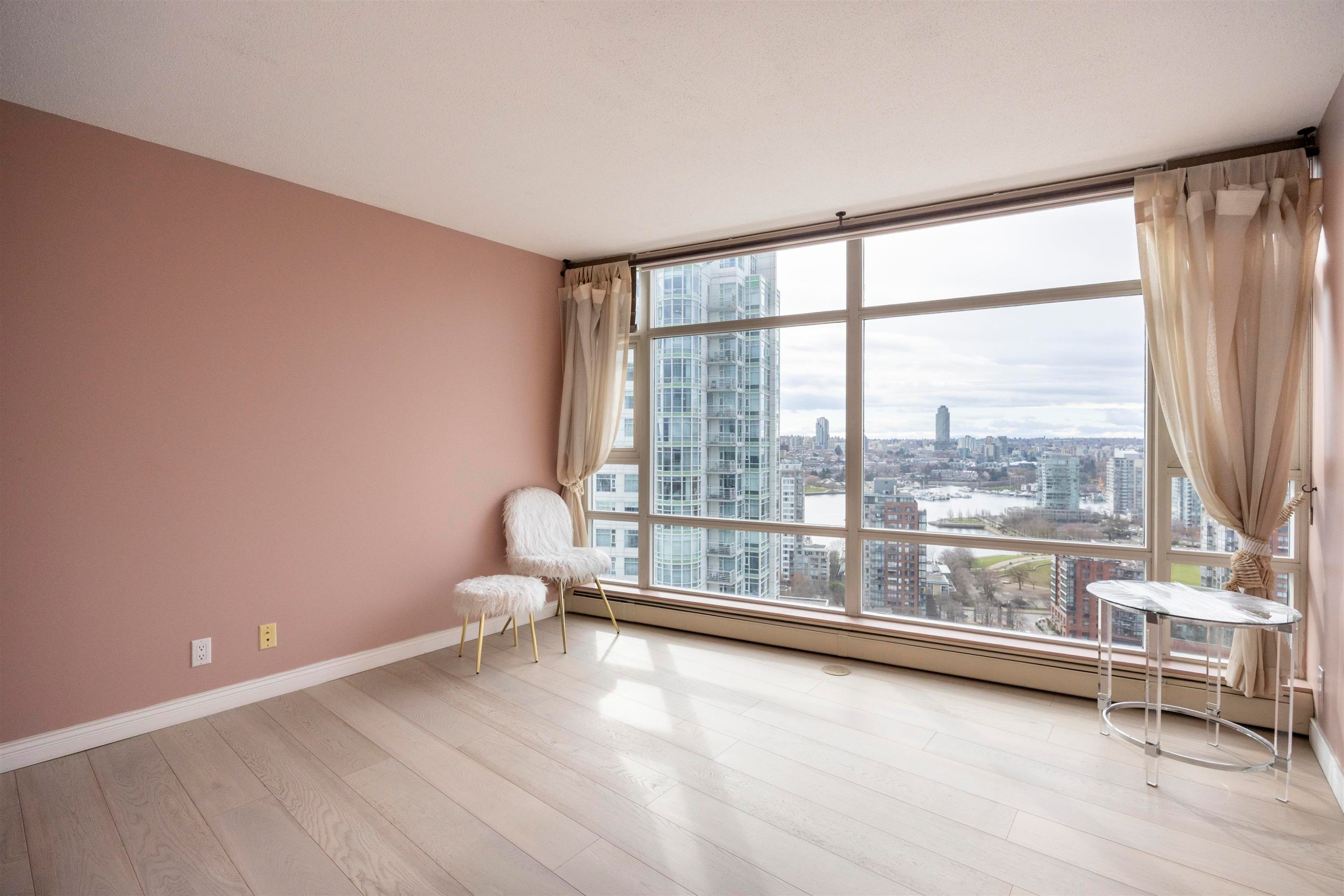 2907-198 Aquarius Mews, Vancouver, BC