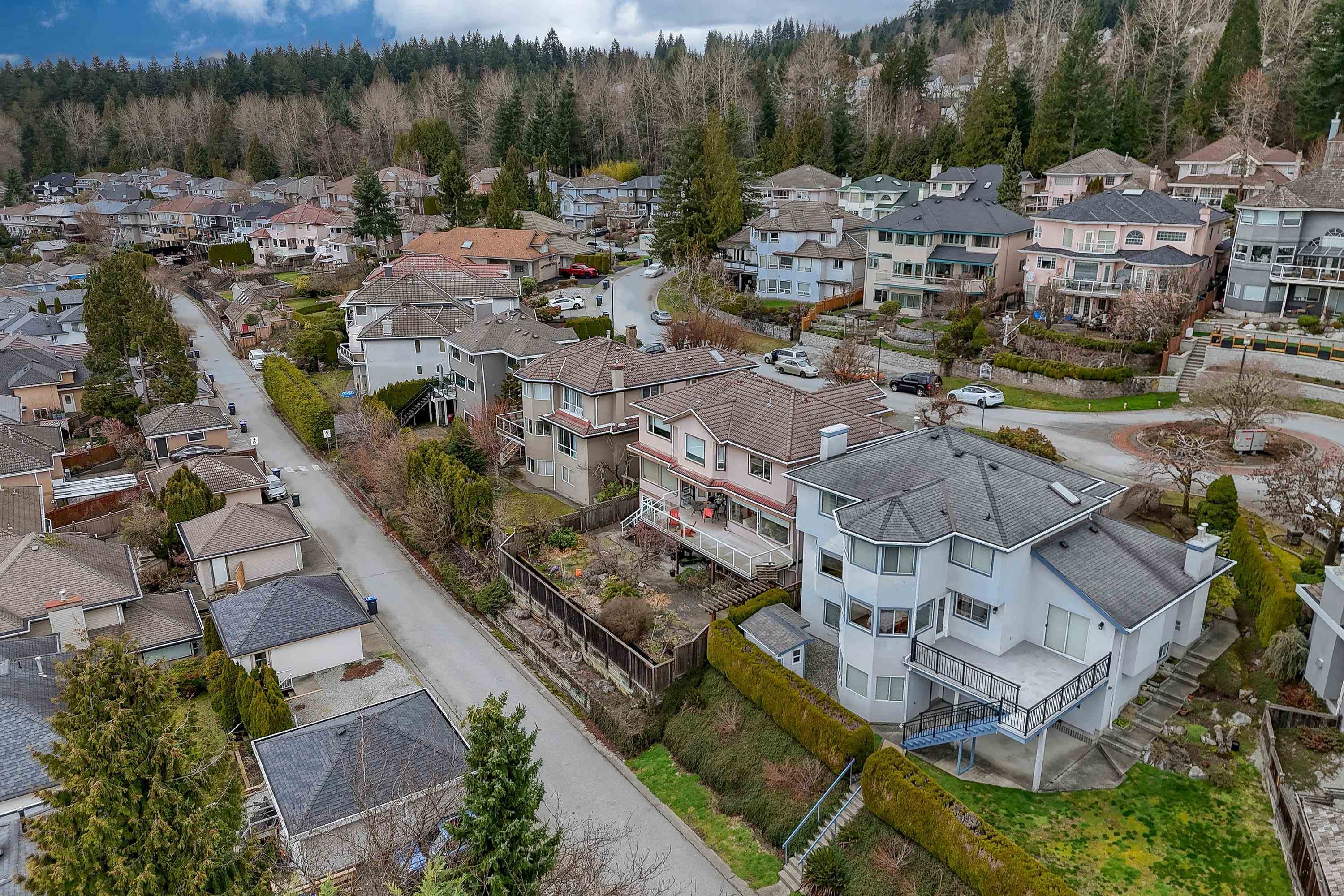 8 Greystone Place, Port Moody, BC