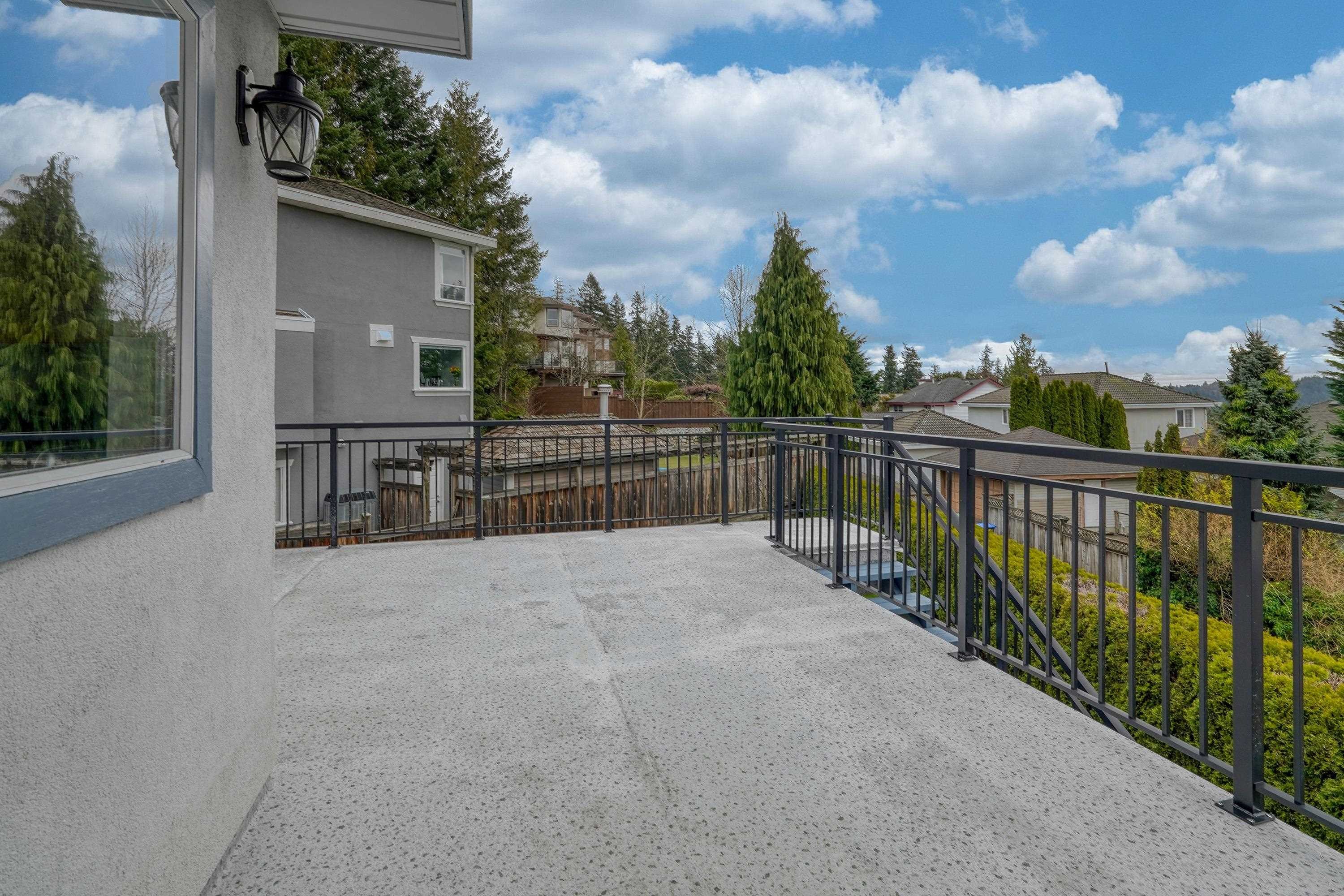 8 Greystone Place, Port Moody, BC