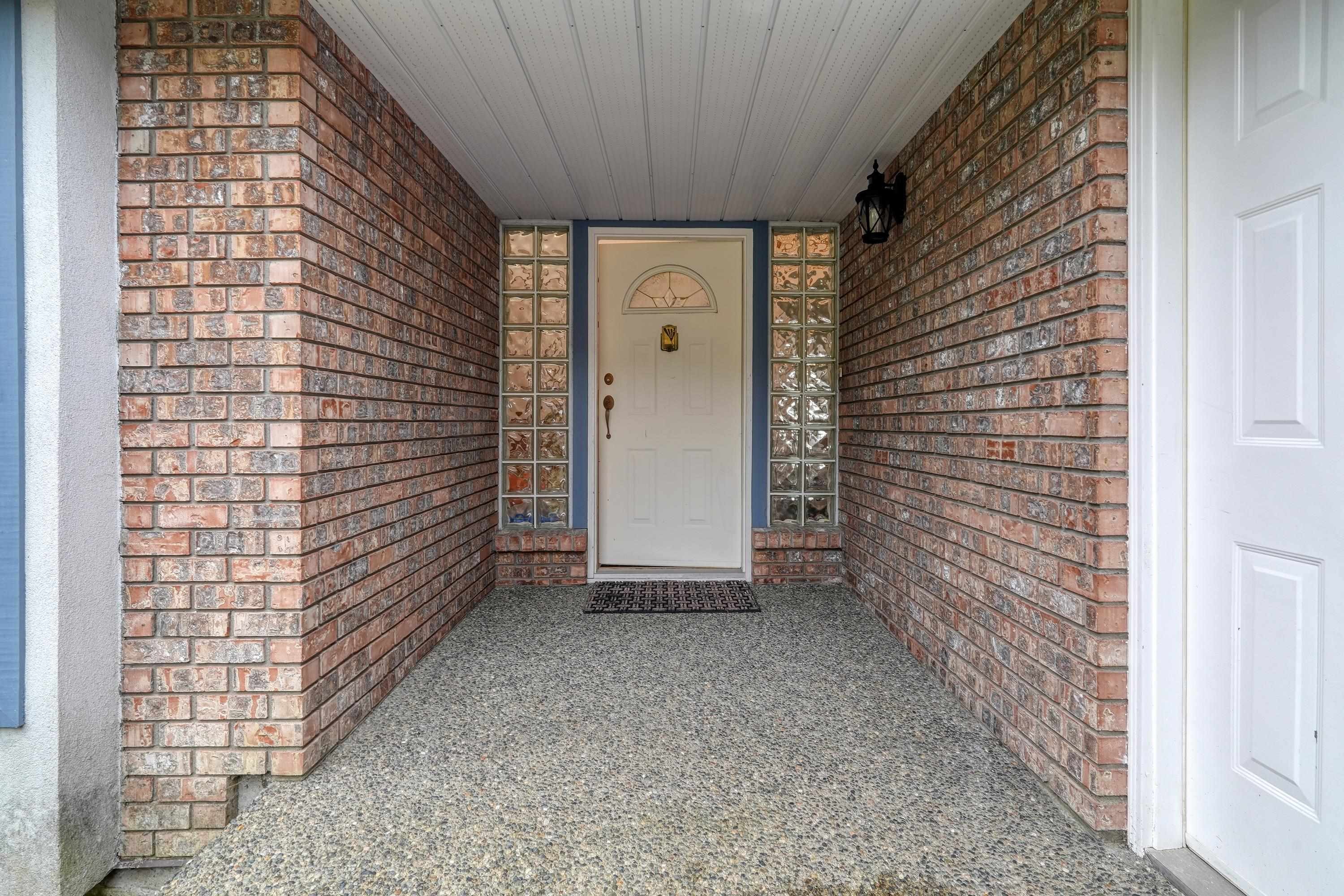 8 Greystone Place, Port Moody, BC
