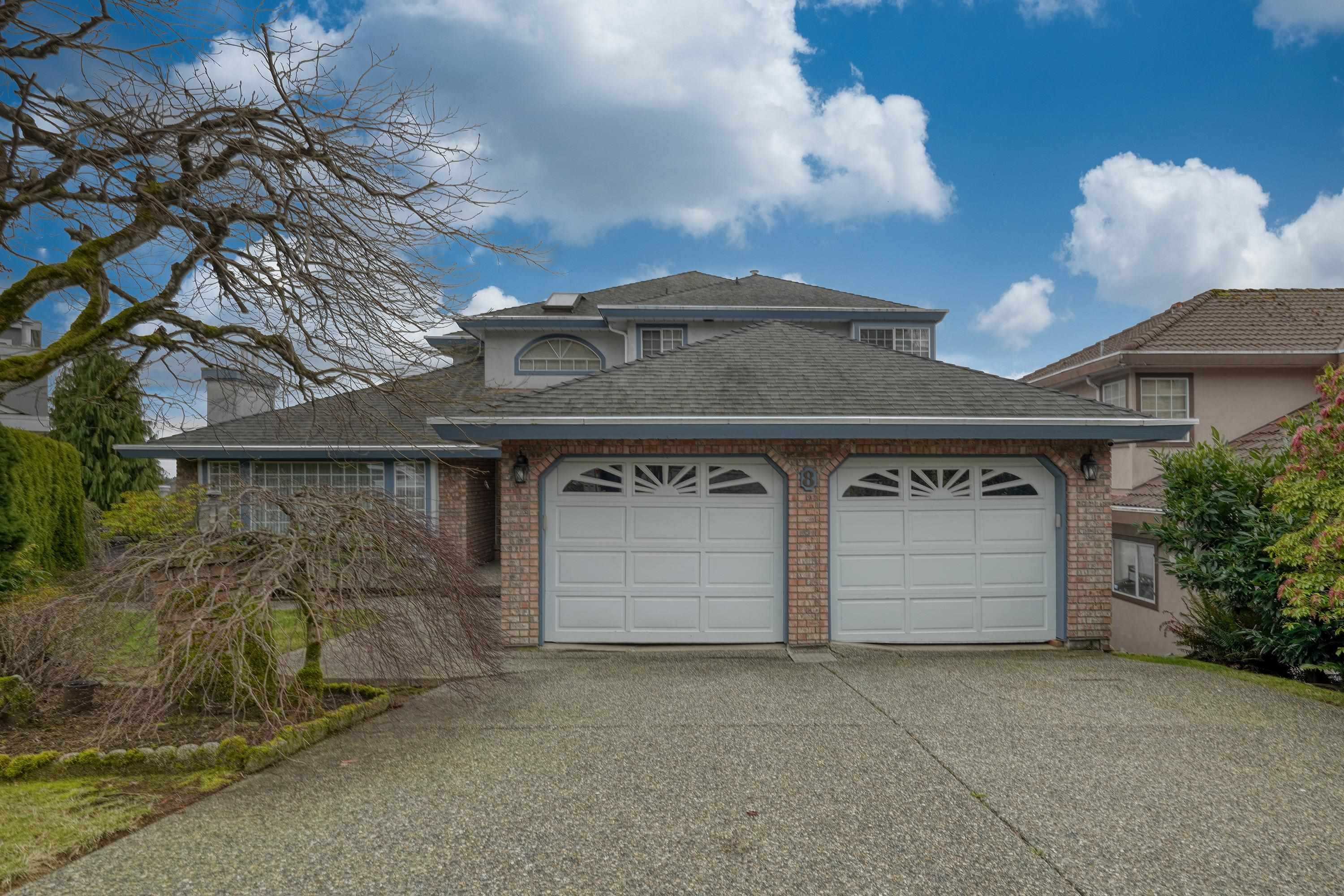 8 Greystone Place, Port Moody, BC