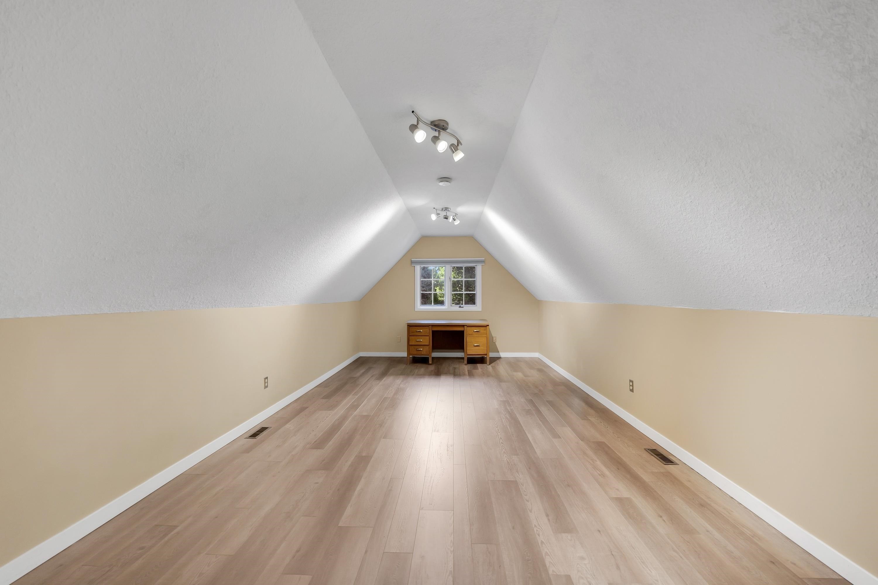 5162 Alderfeild Place, West Vancouver, BC