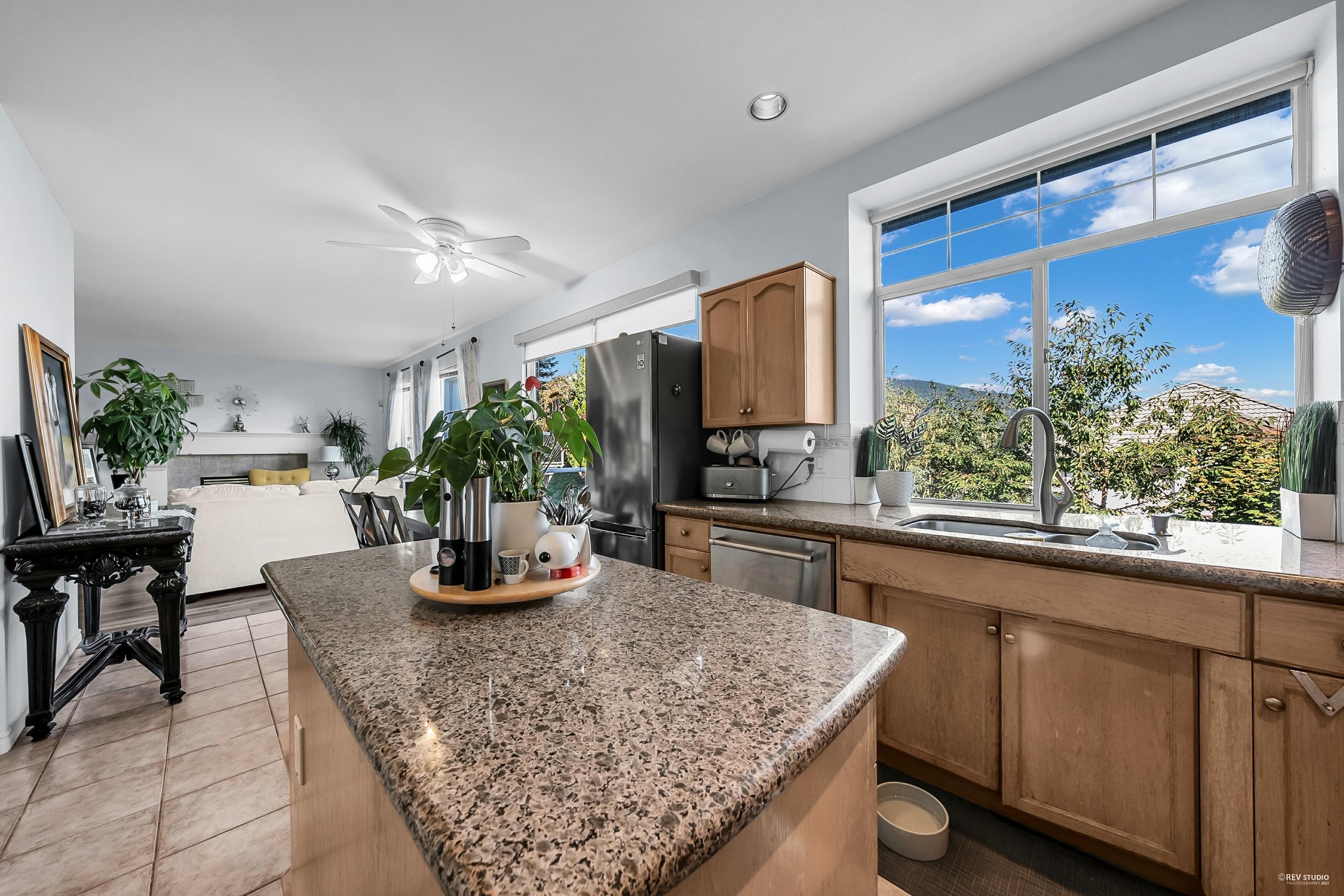 1601 Pinetree Way, Coquitlam, BC