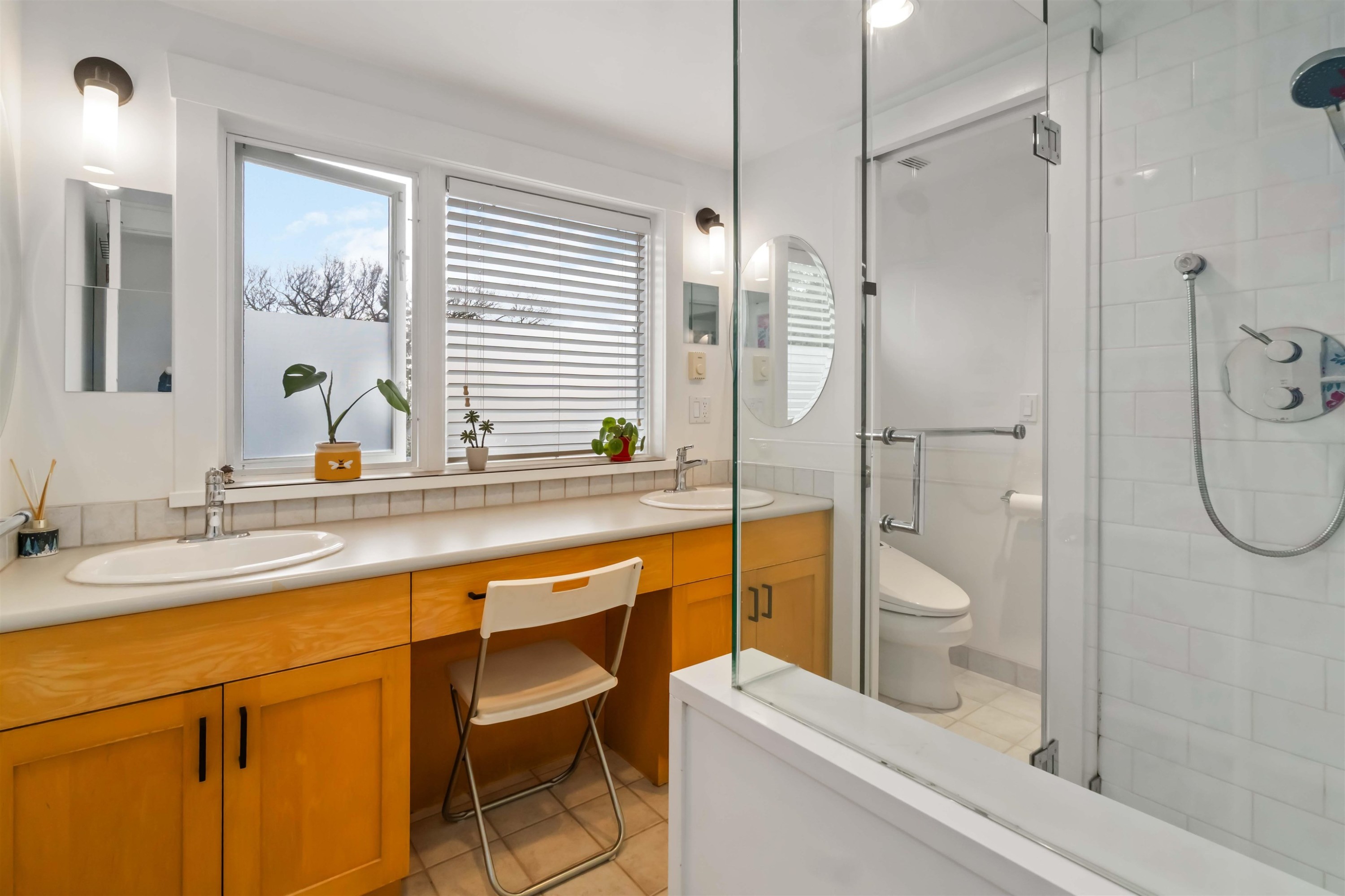 3322 38Th Avenue W, Vancouver, BC