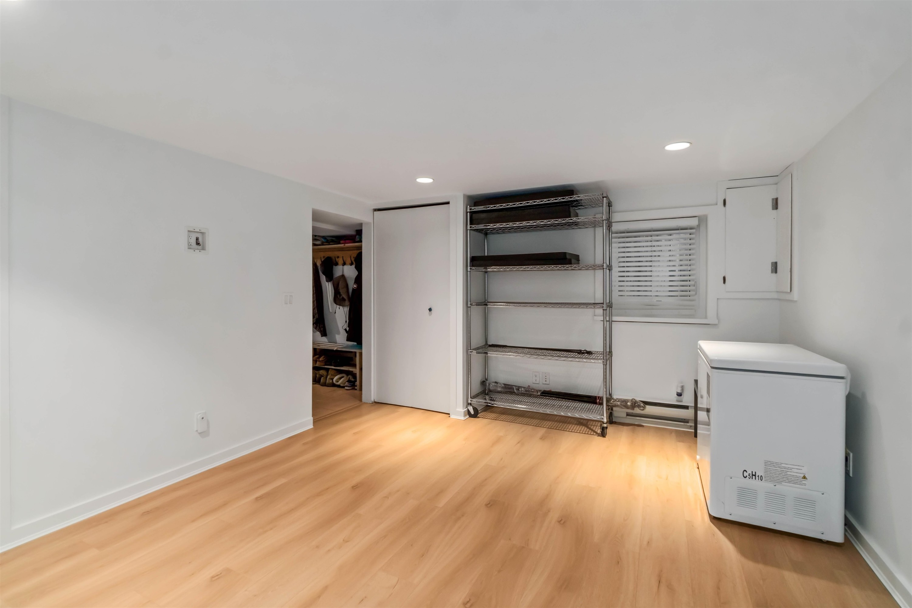 3322 38Th Avenue W, Vancouver, BC