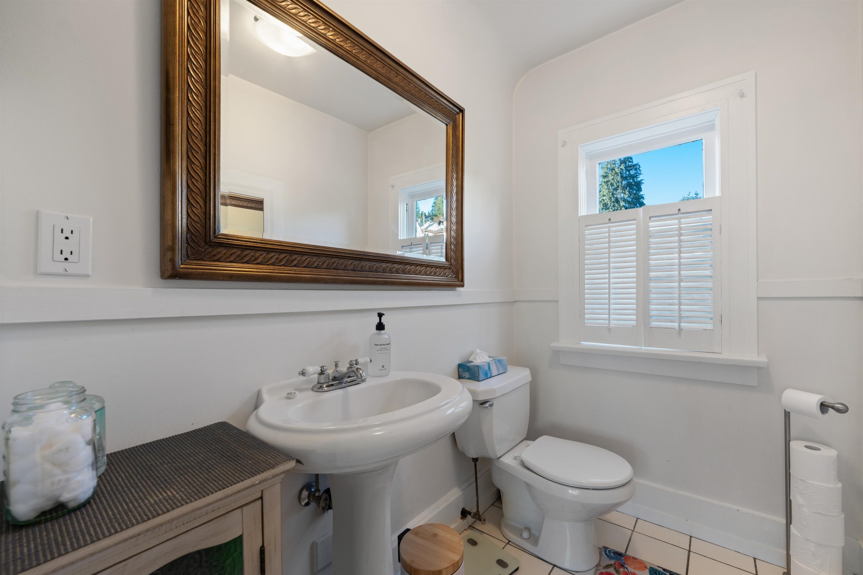 1073 Clyde Avenue, West Vancouver, BC
