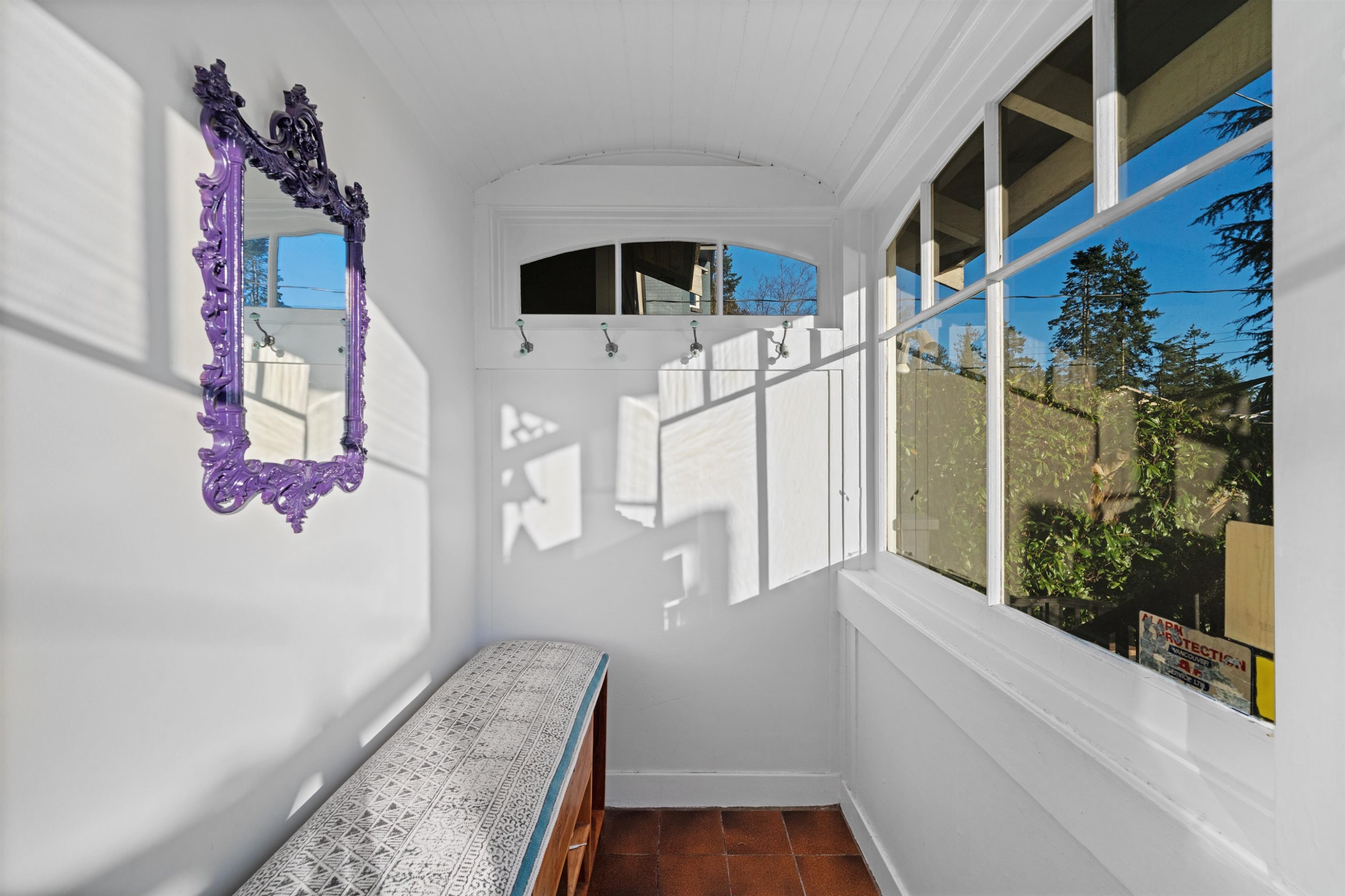 1073 Clyde Avenue, West Vancouver, BC