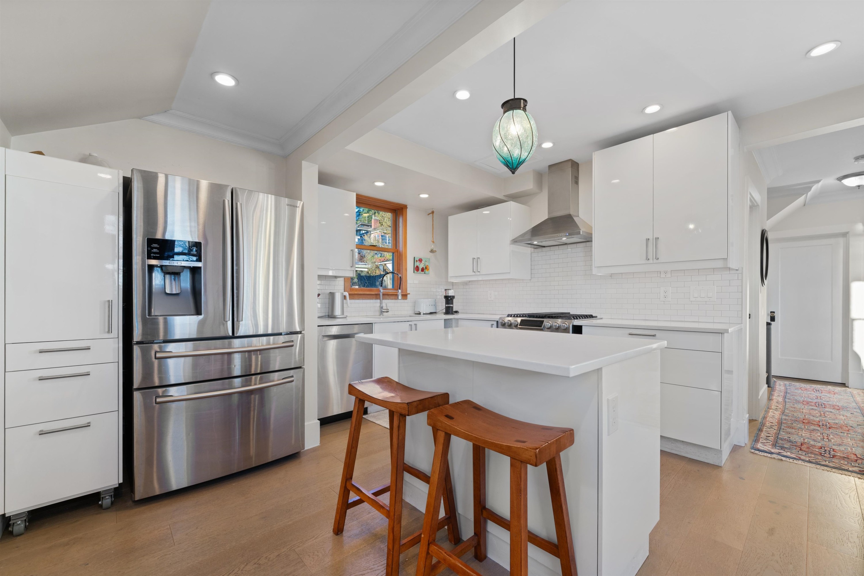 1073 Clyde Avenue, West Vancouver, BC