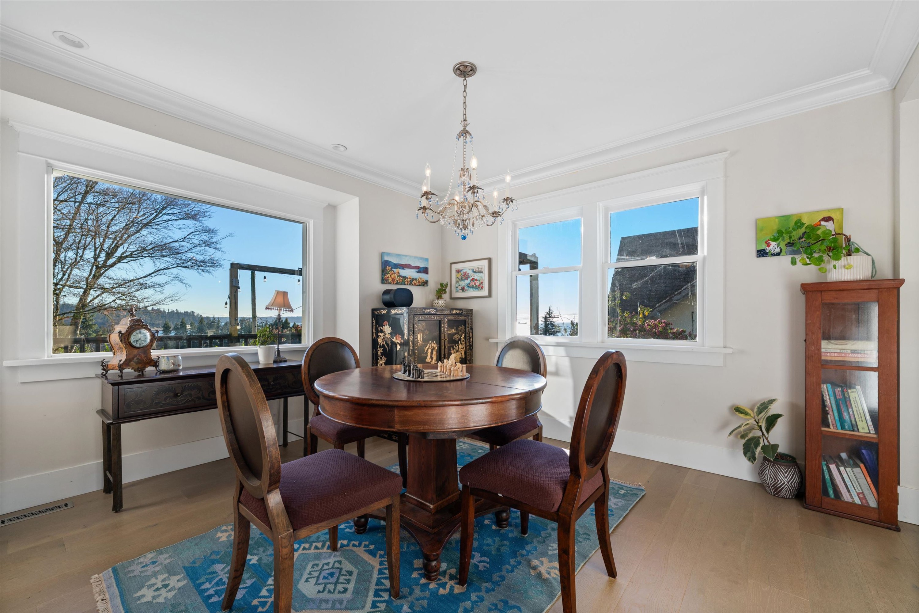 1073 Clyde Avenue, West Vancouver, BC