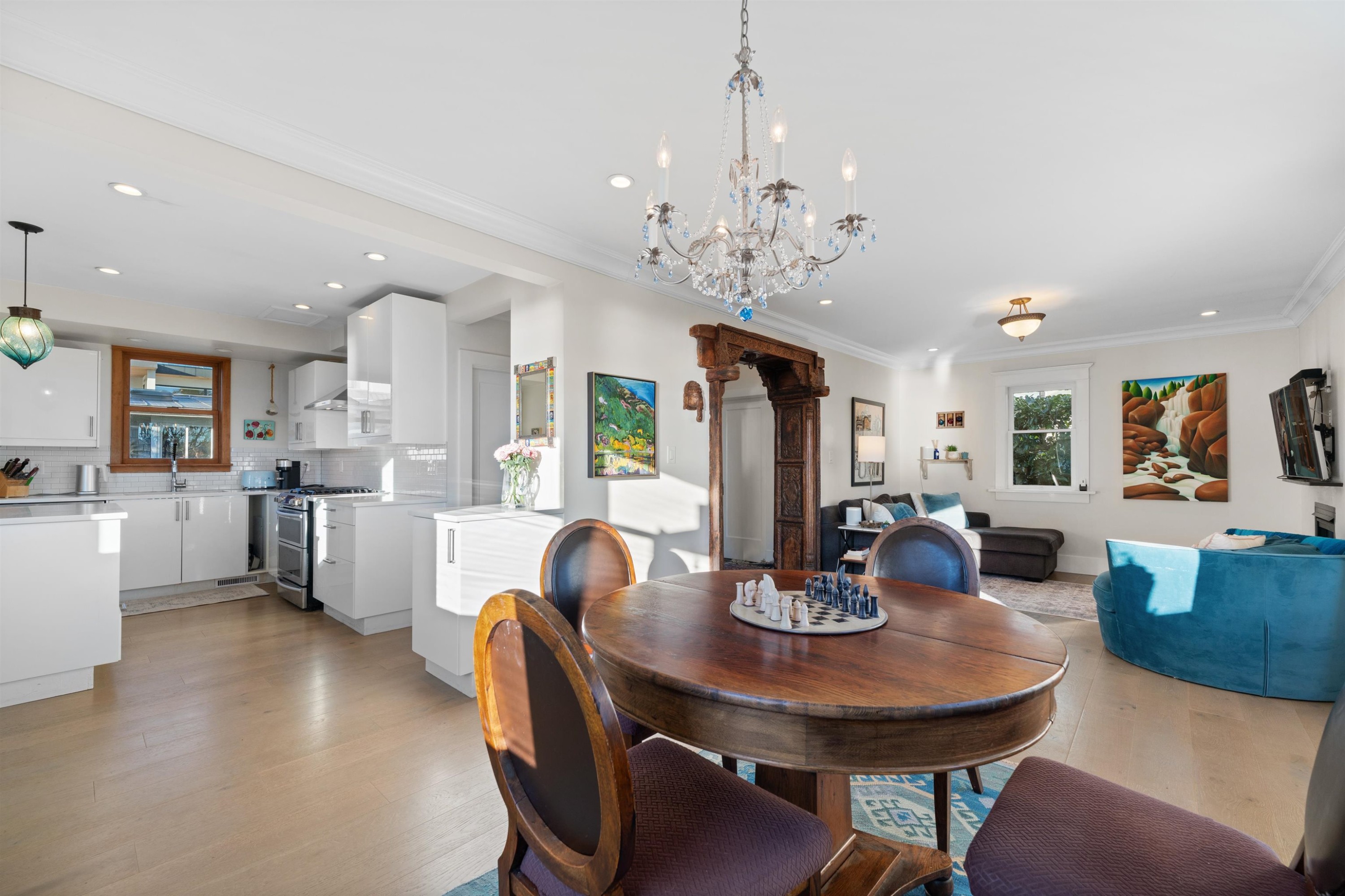 1073 Clyde Avenue, West Vancouver, BC
