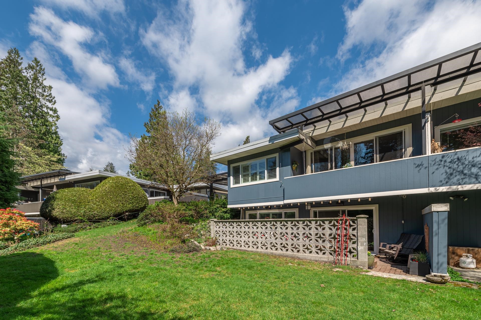 3669 Edgemont Boulevard, North Vancouver, BC