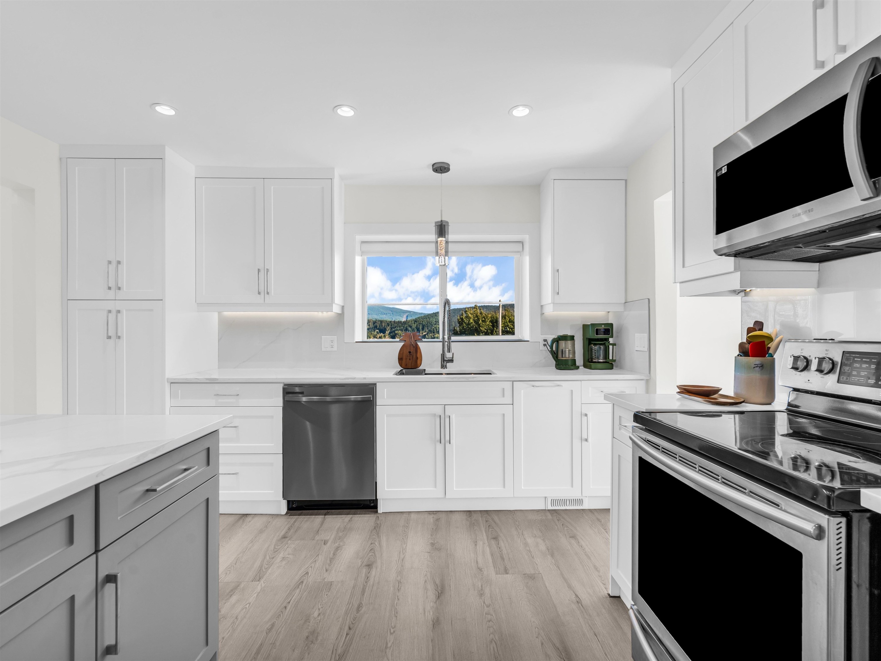 4254 Caddy Road, North Vancouver, BC