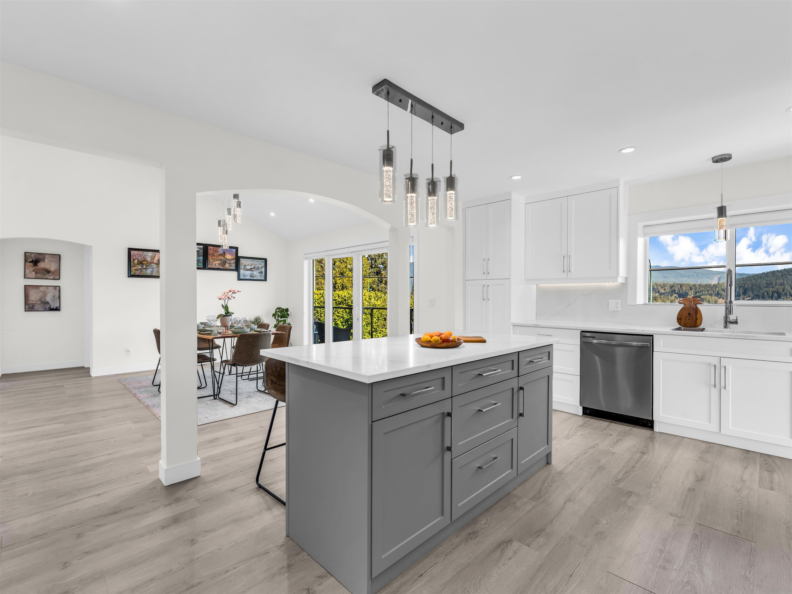 4254 Caddy Road, North Vancouver, BC