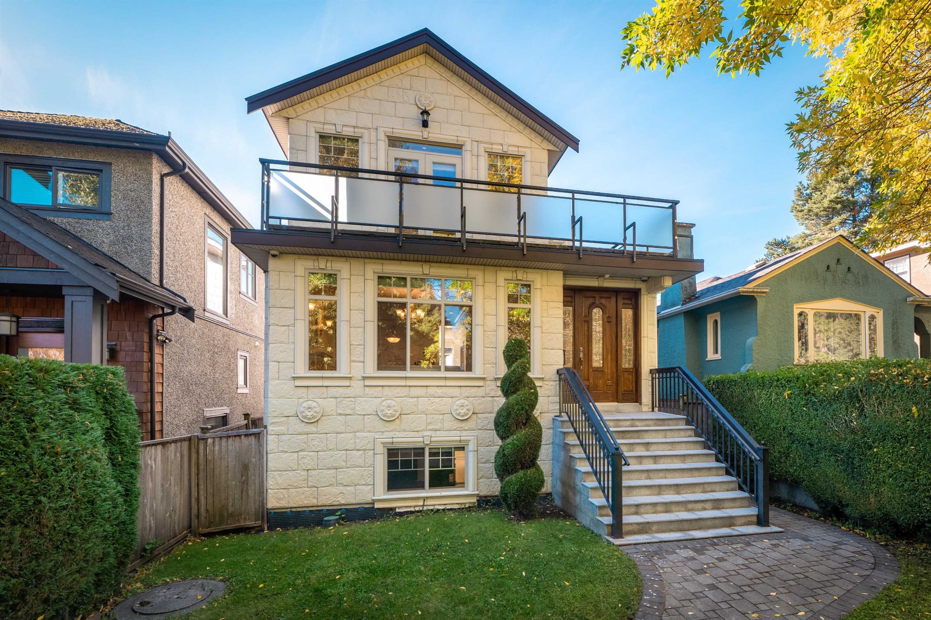 3716 17Th Avenue W, Vancouver, BC