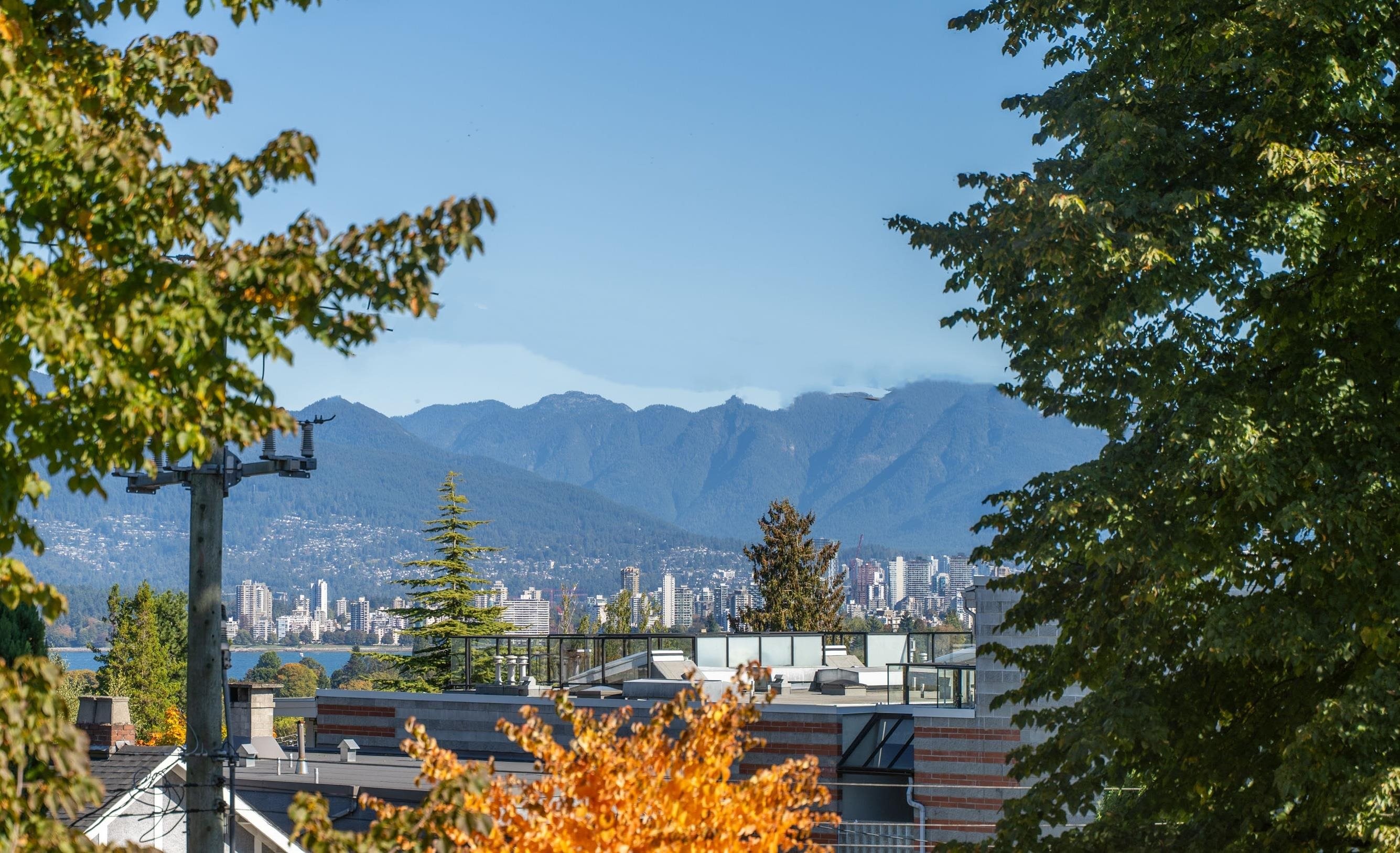 3716 17Th Avenue W, Vancouver, BC