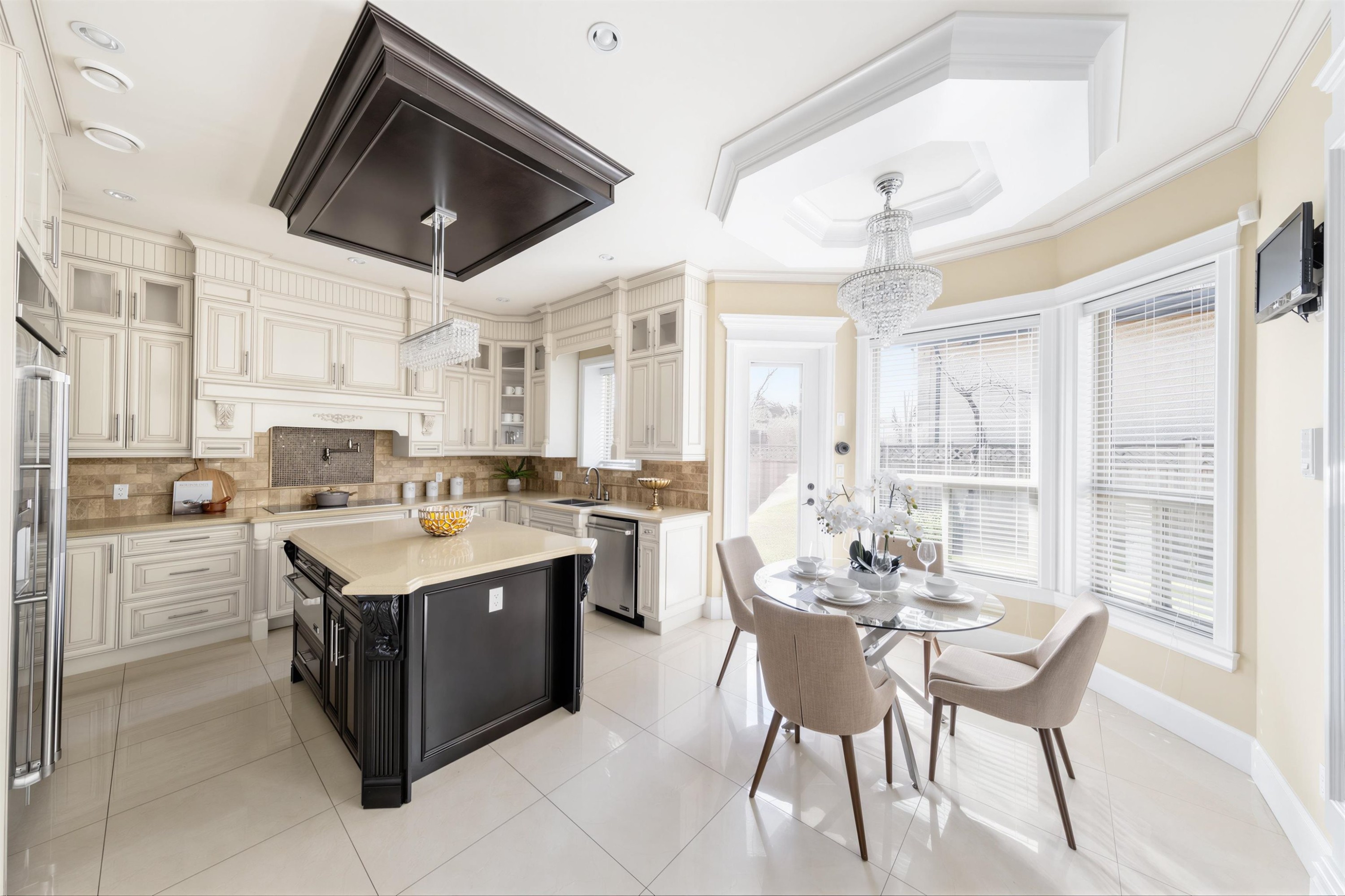 9760 Saunders Road, Richmond, BC