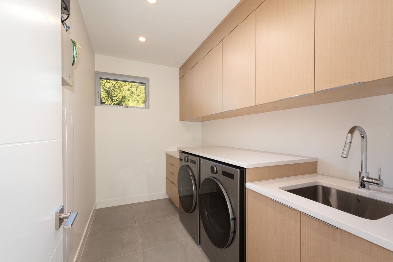 4437 Piccadilly North, West Vancouver, BC