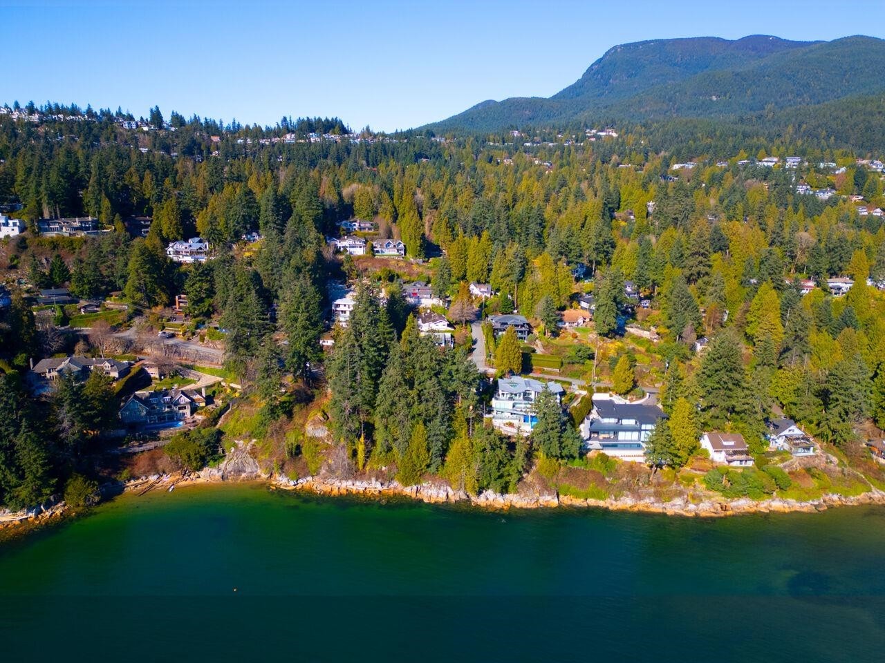 4437 Piccadilly North, West Vancouver, BC