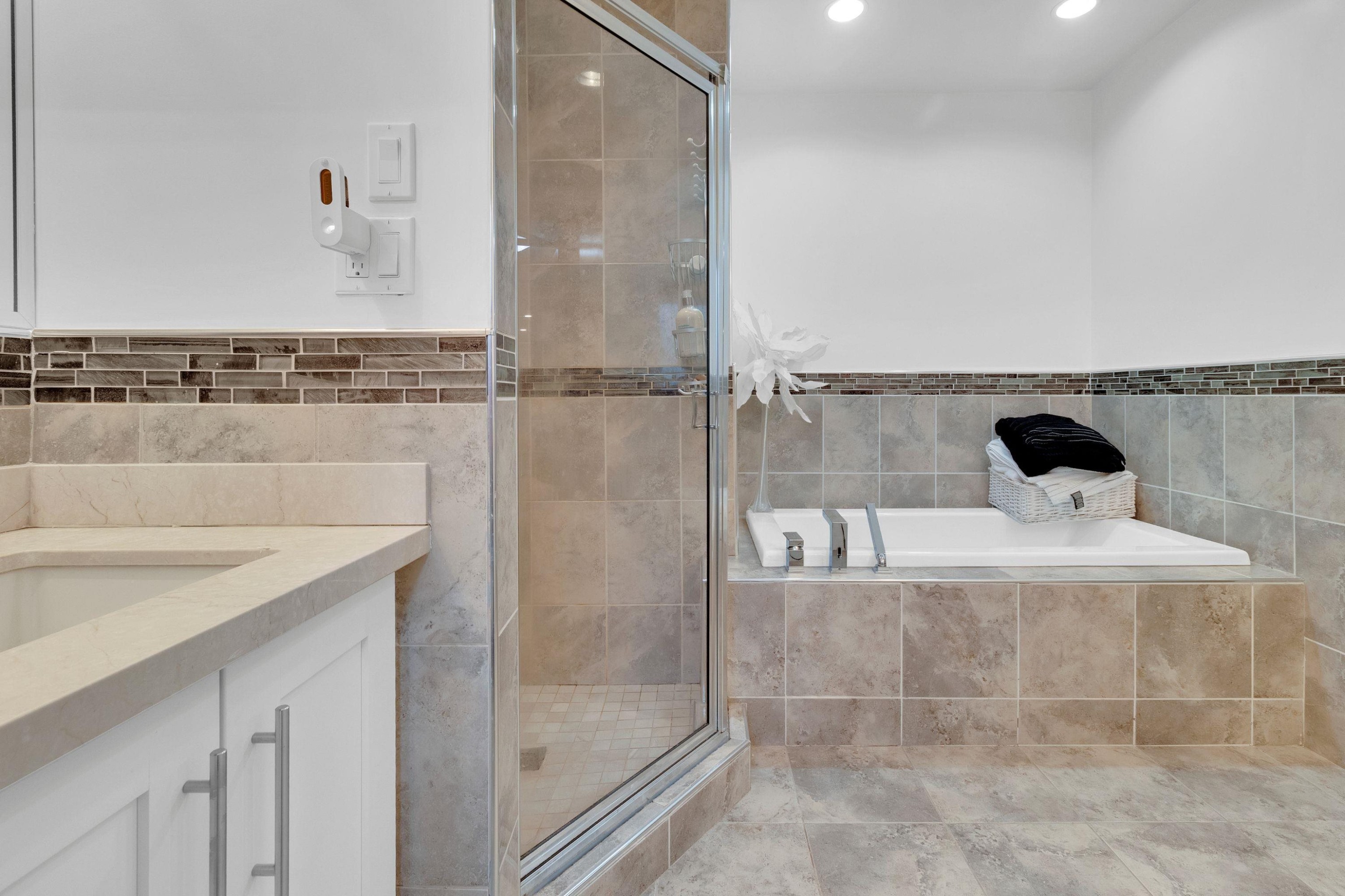 3054 Daybreak Avenue, Coquitlam, BC