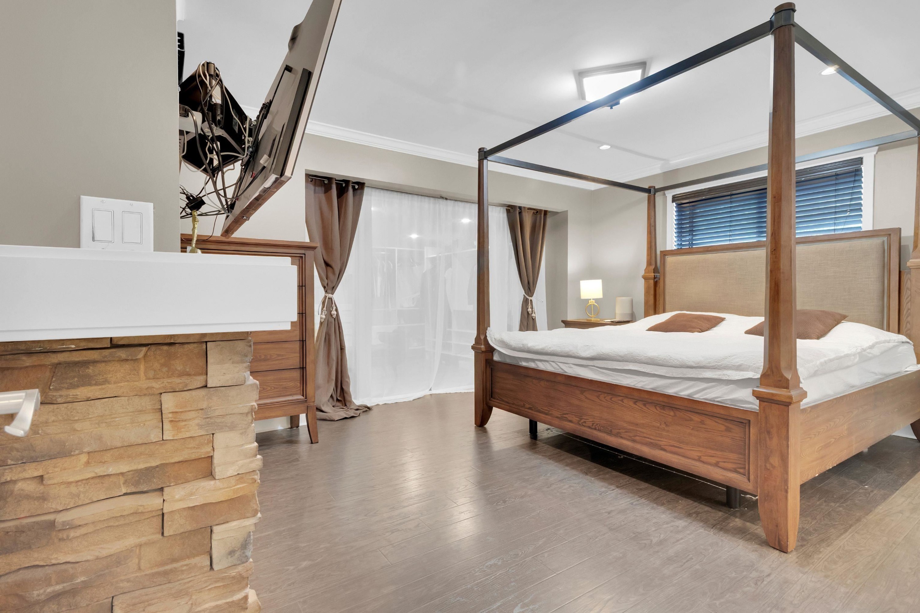 3054 Daybreak Avenue, Coquitlam, BC