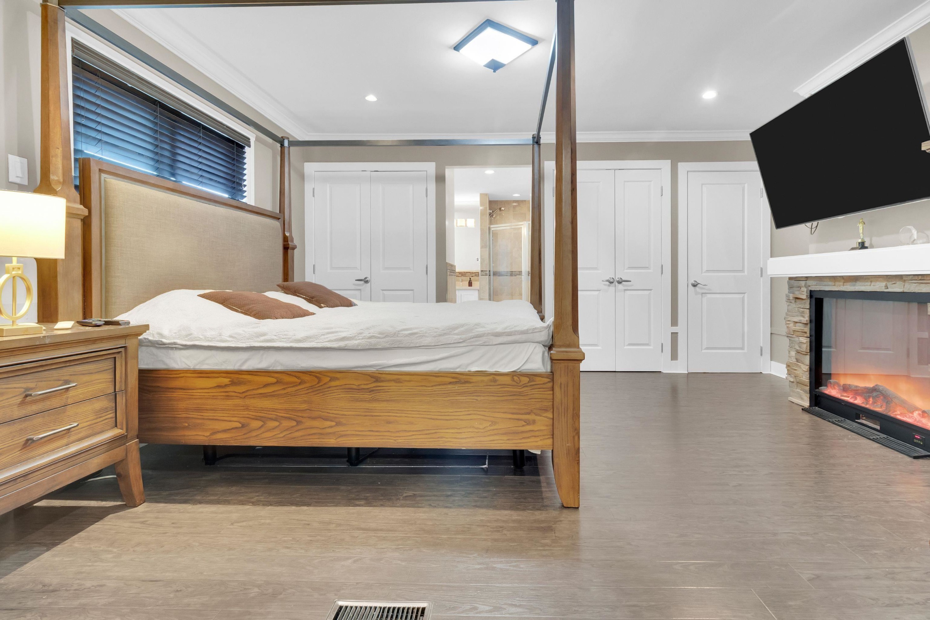 3054 Daybreak Avenue, Coquitlam, BC