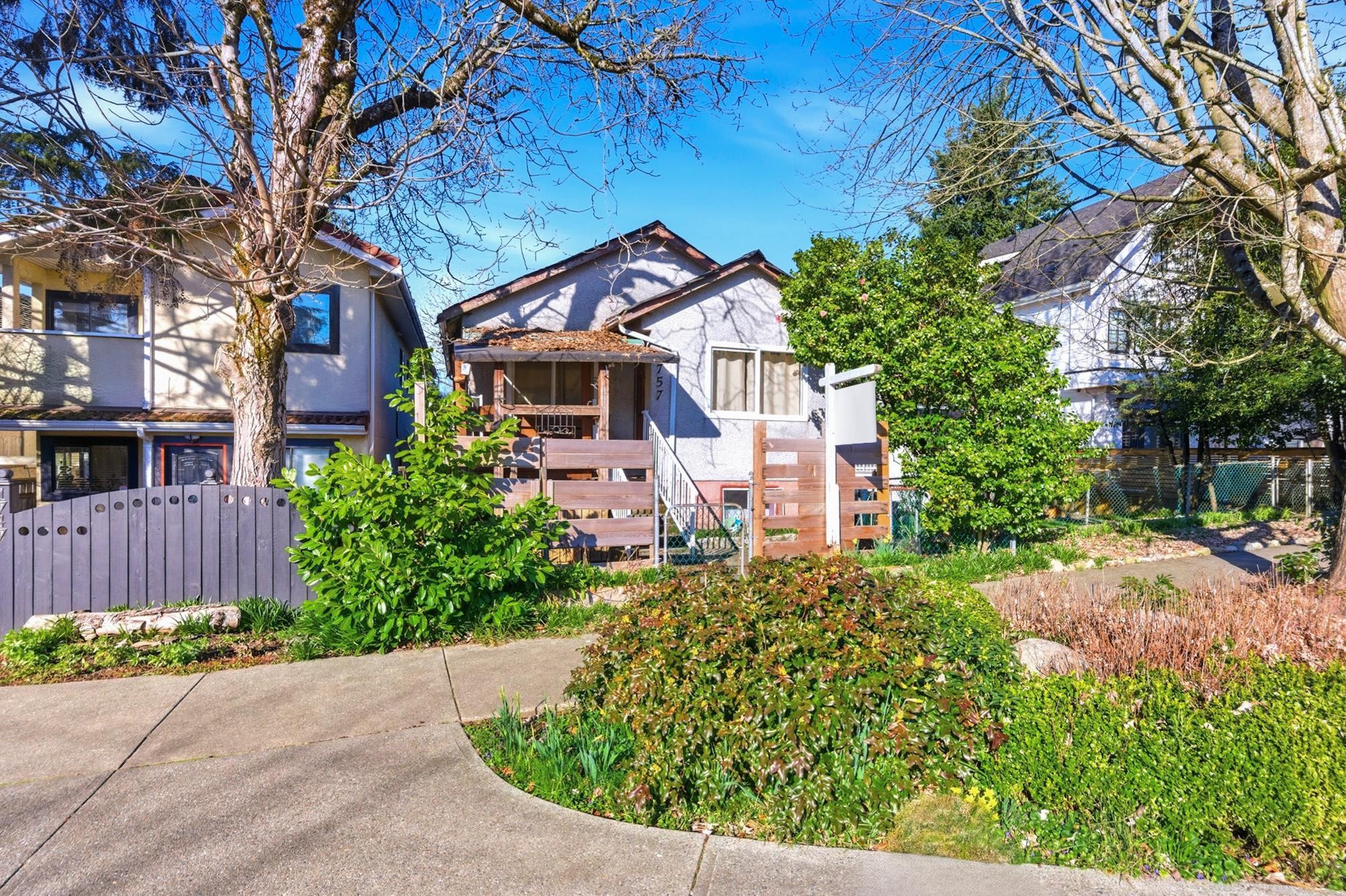 1757 8Th Avenue E, Vancouver, BC