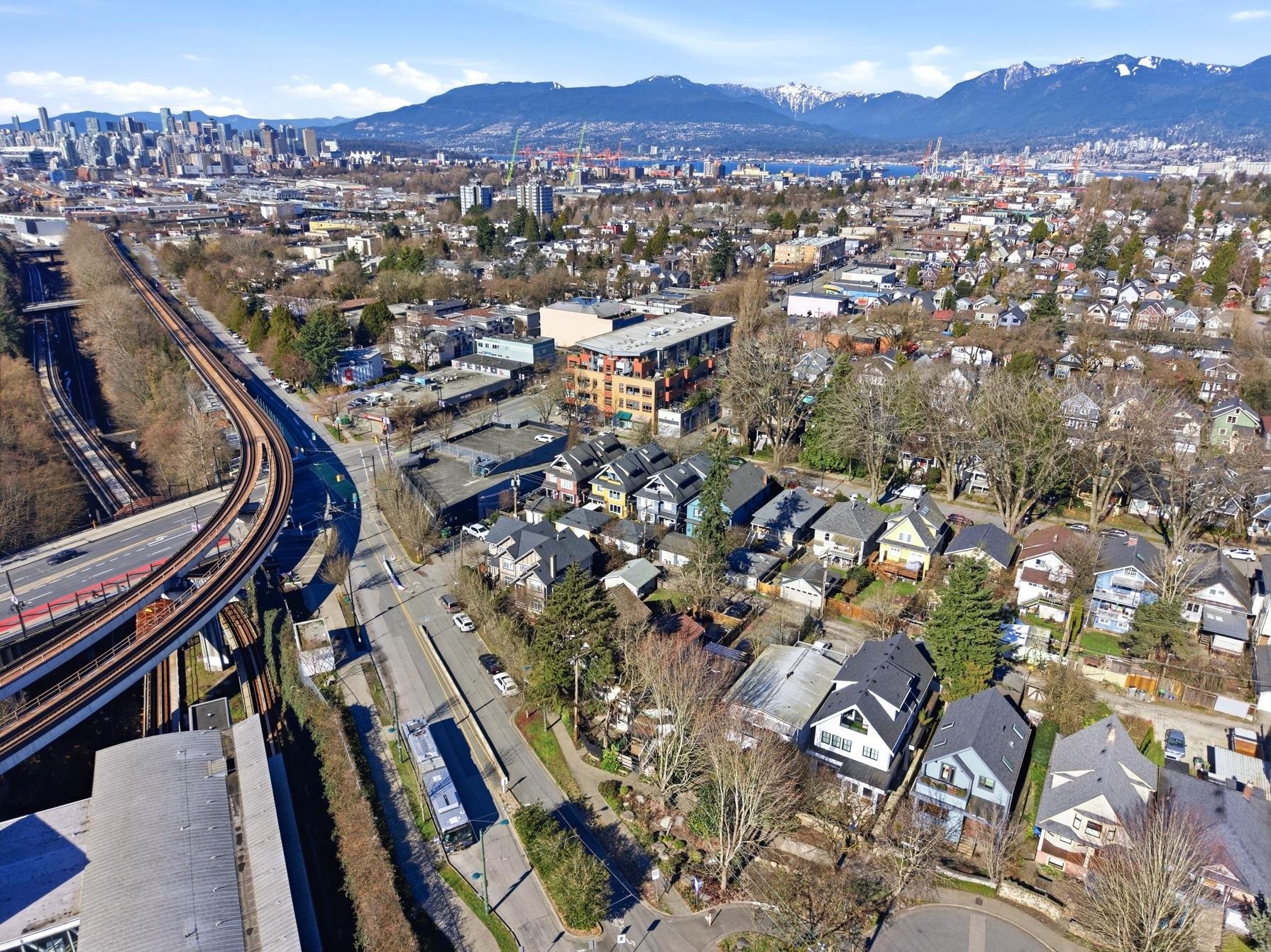 1757 8Th Avenue E, Vancouver, BC