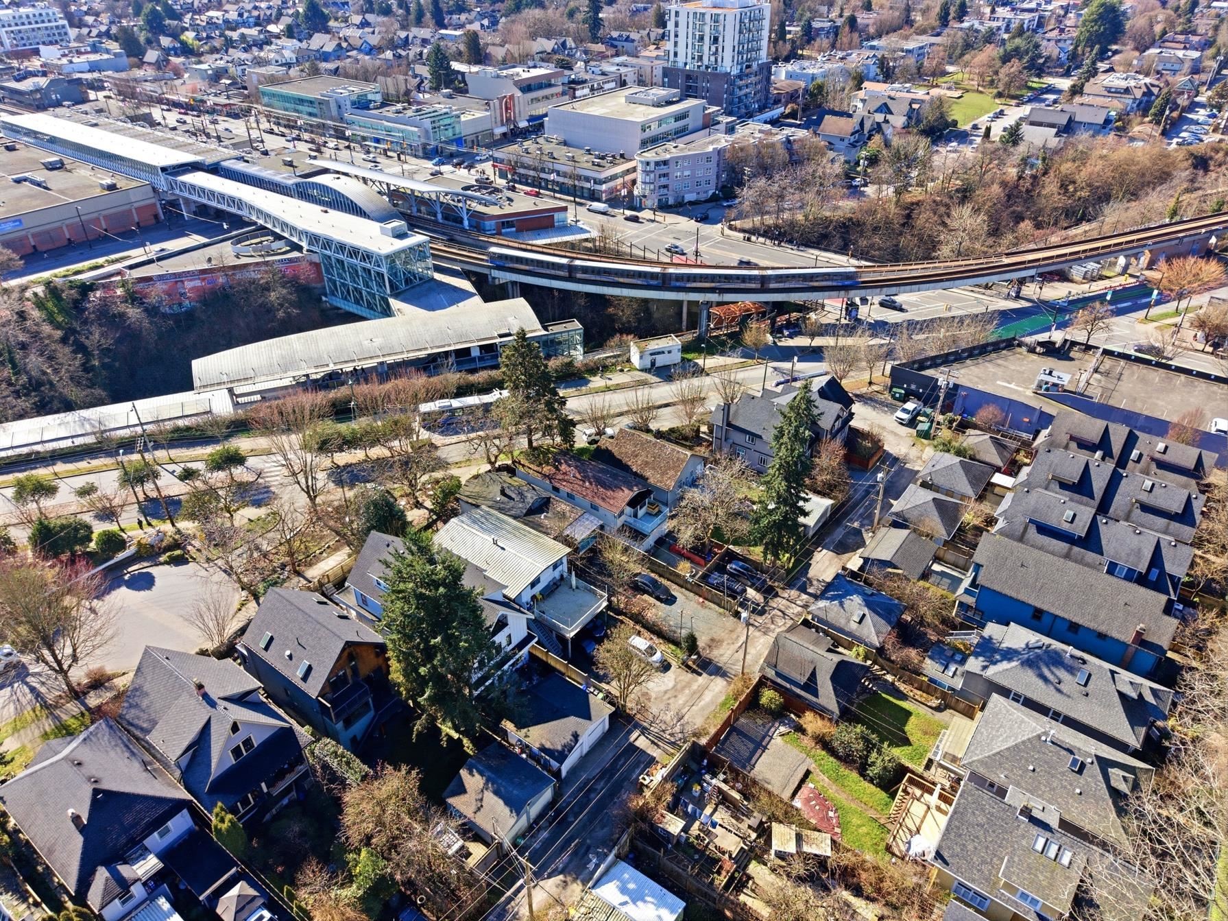 1757 8Th Avenue E, Vancouver, BC