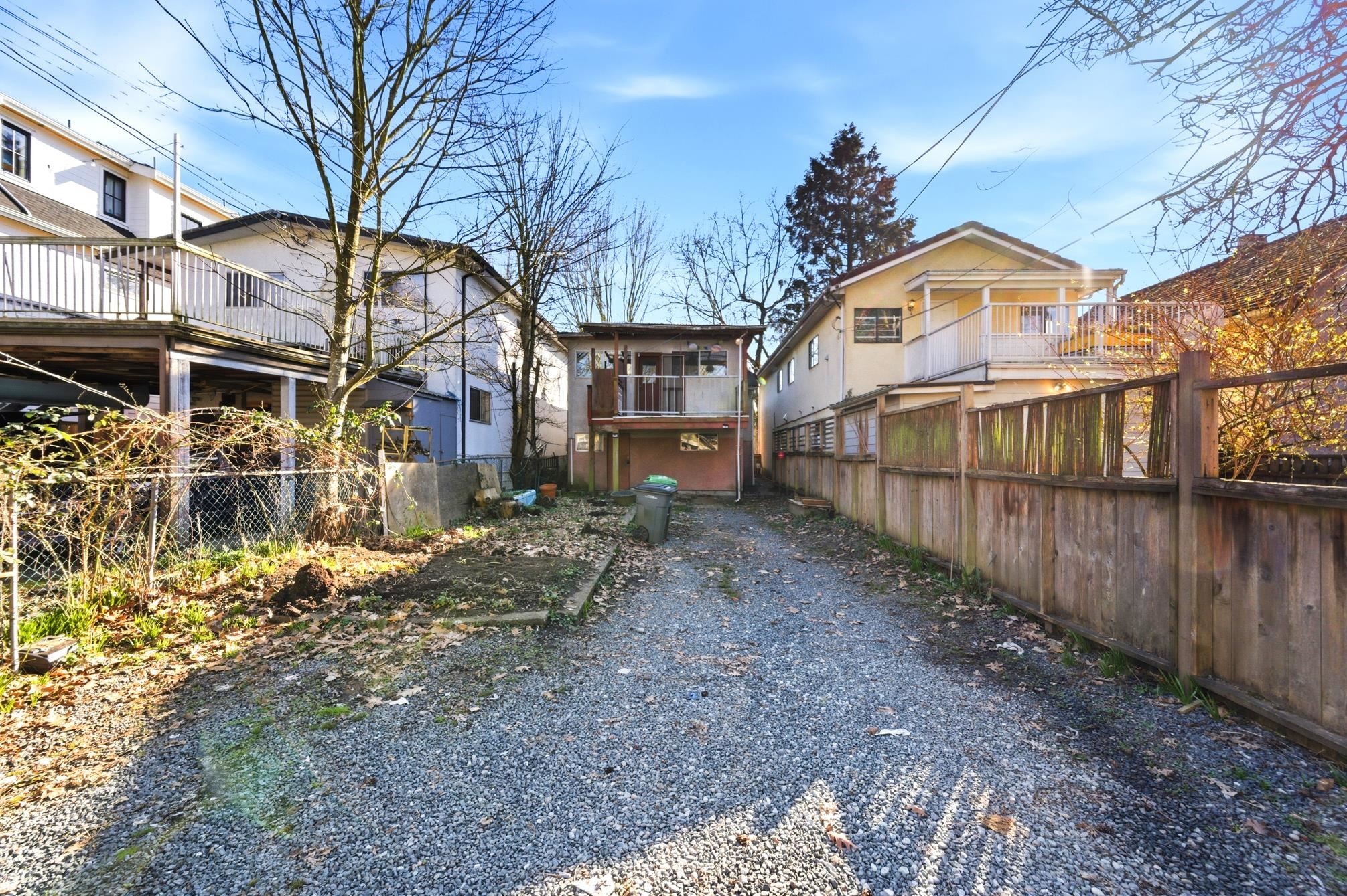 1757 8Th Avenue E, Vancouver, BC