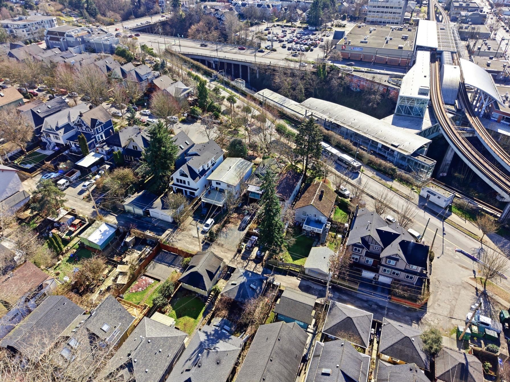 1757 8Th Avenue E, Vancouver, BC