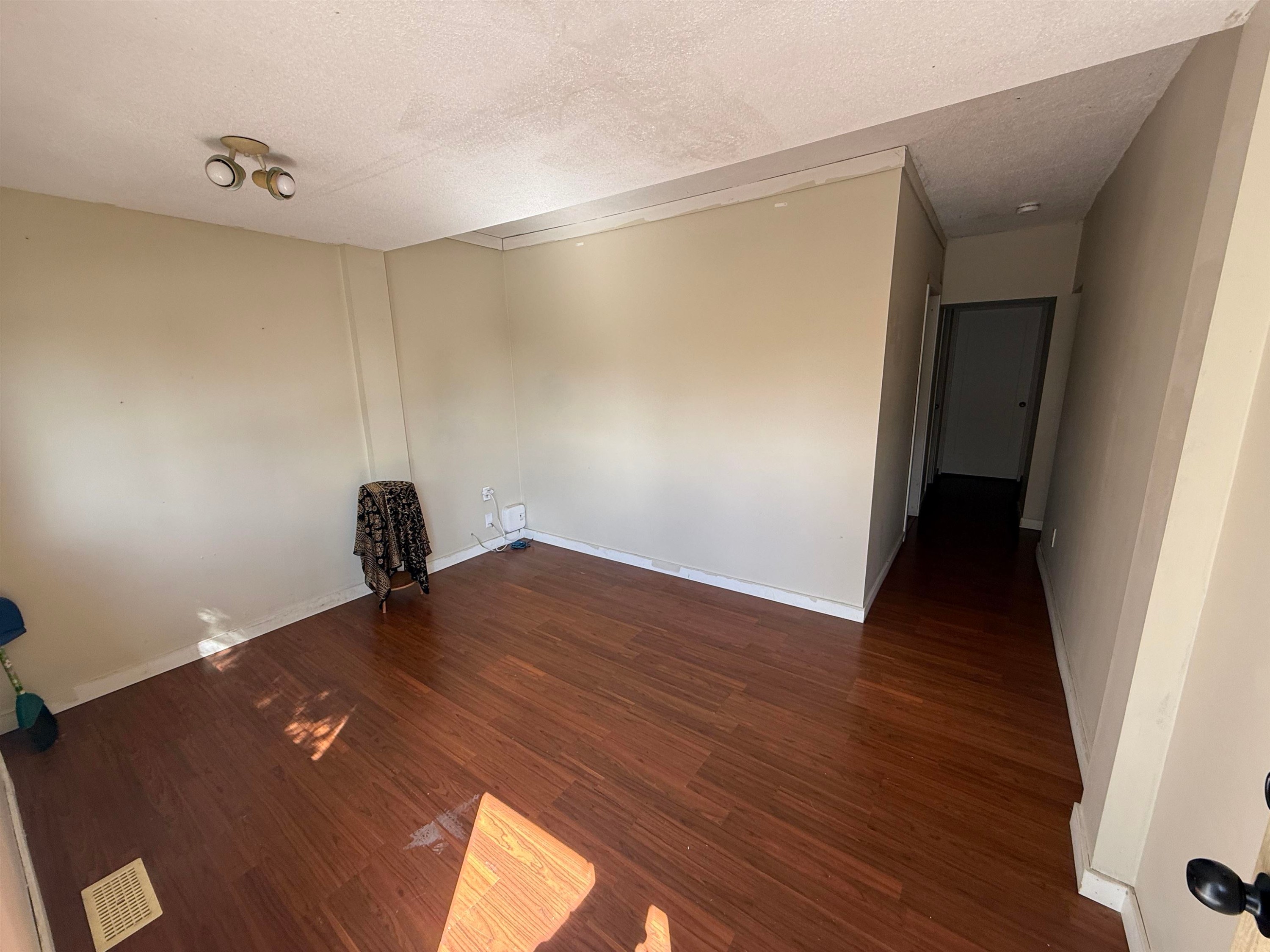 301 41St Avenue E, Vancouver, BC